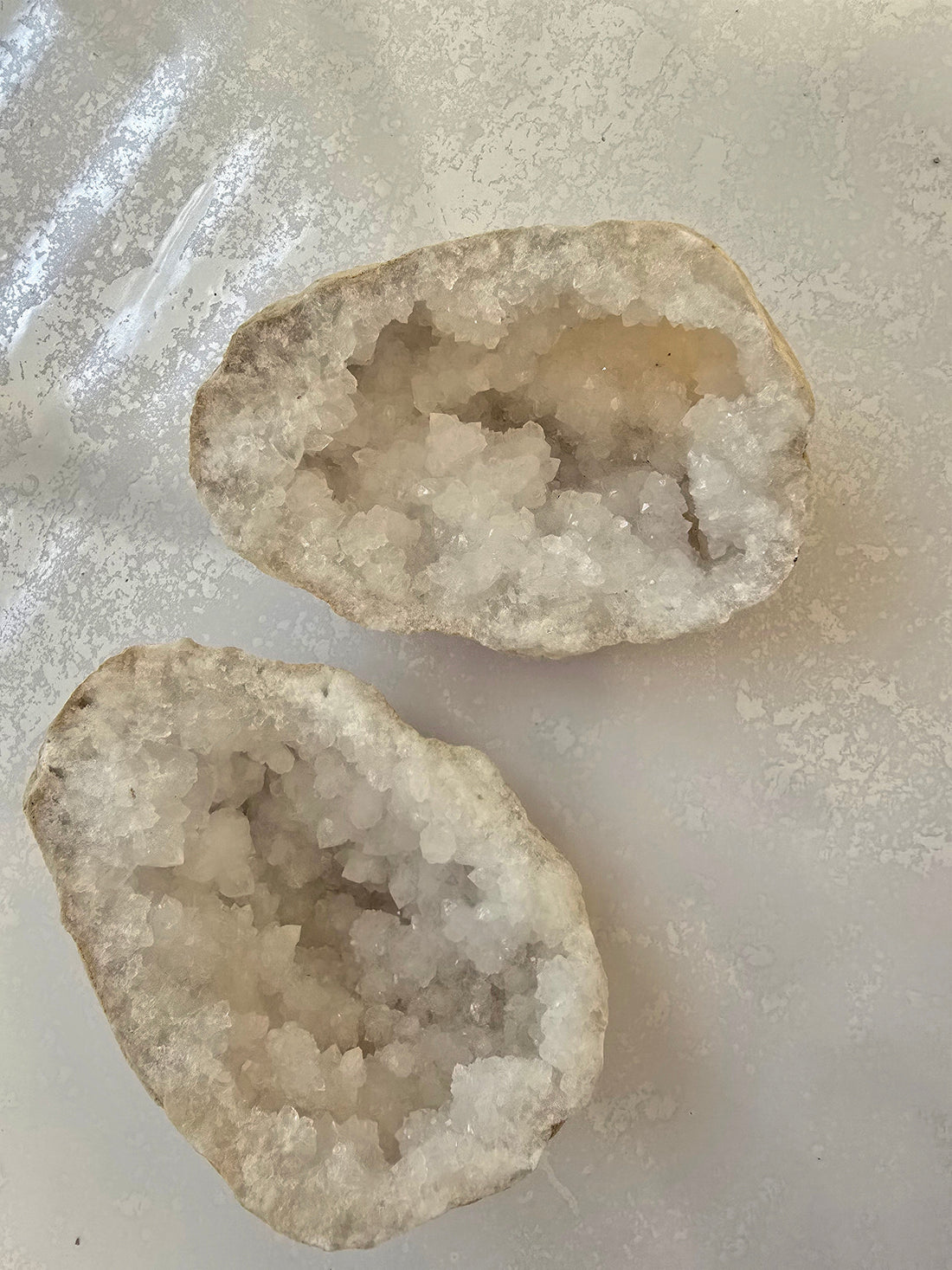 Comment Purifier et Recharger vos Pierres Naturelles : Guide Complet 2026