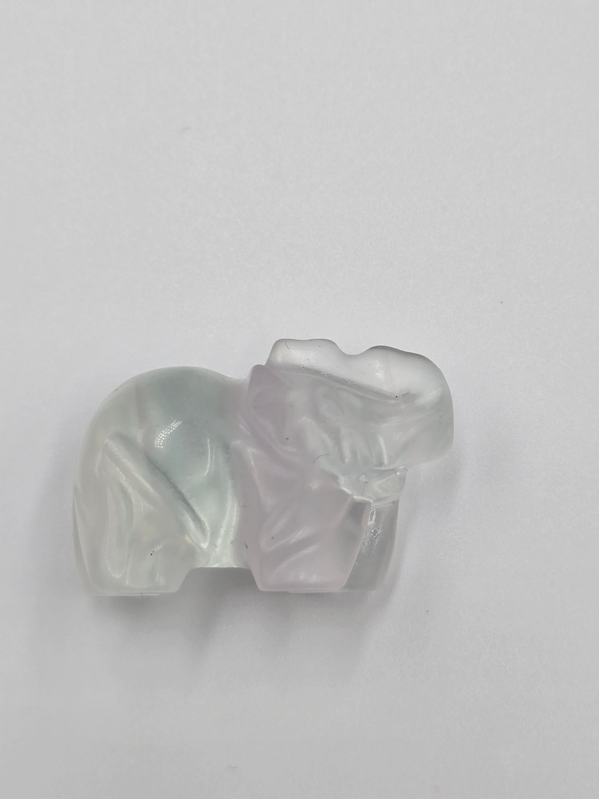 Éléphant en Pierre Naturelle - Cristal de Roche ou Fluorite - 40-50 mm