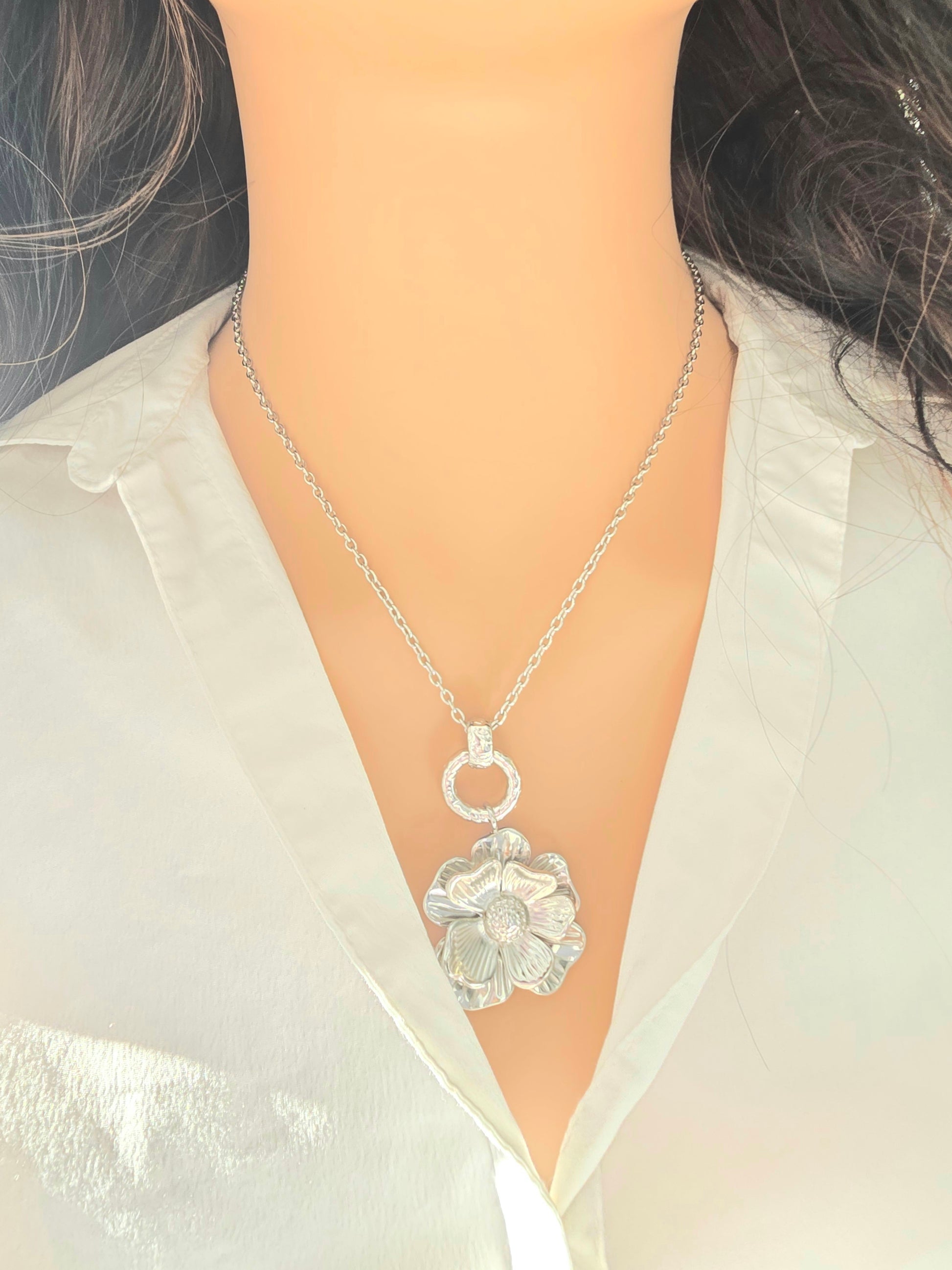 Collier KALE Pendentif Fleur Texturé Acier Inoxydable | Or et Ame Bijoux