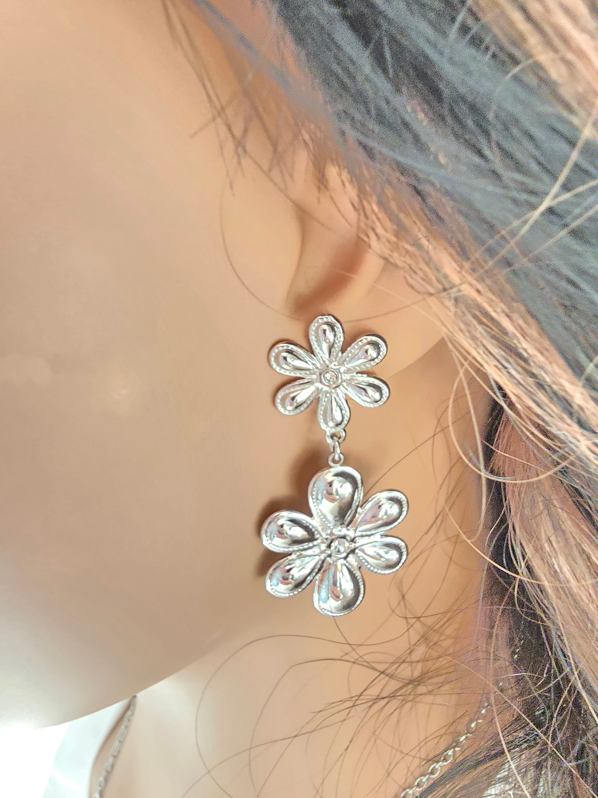 Boucles d'oreilles VIDA  - Fleurs Pendantes Strass Acier Inoxydable | Élégant Or et Ame Bijoux