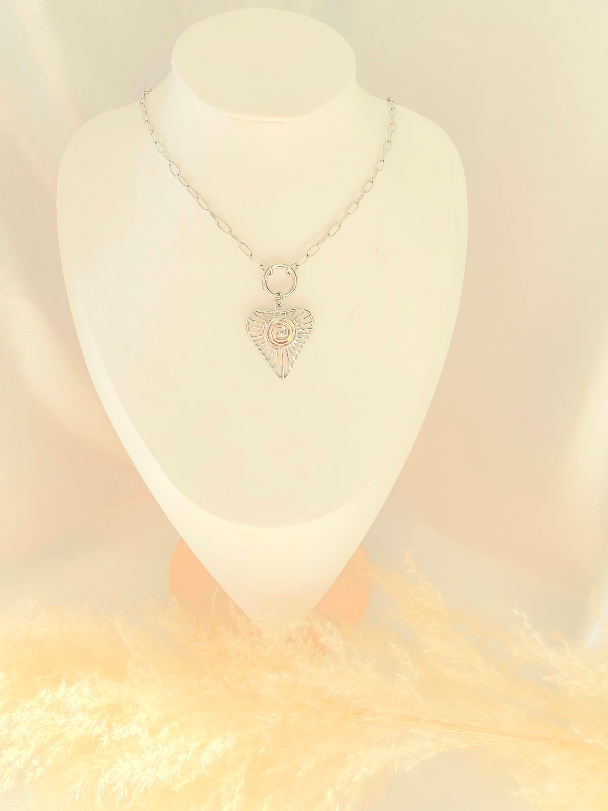 Collier Curly  - Pendentif Cœur Solaire Acier Inoxydable | Bijou Romantique Or et Ame BIjoux