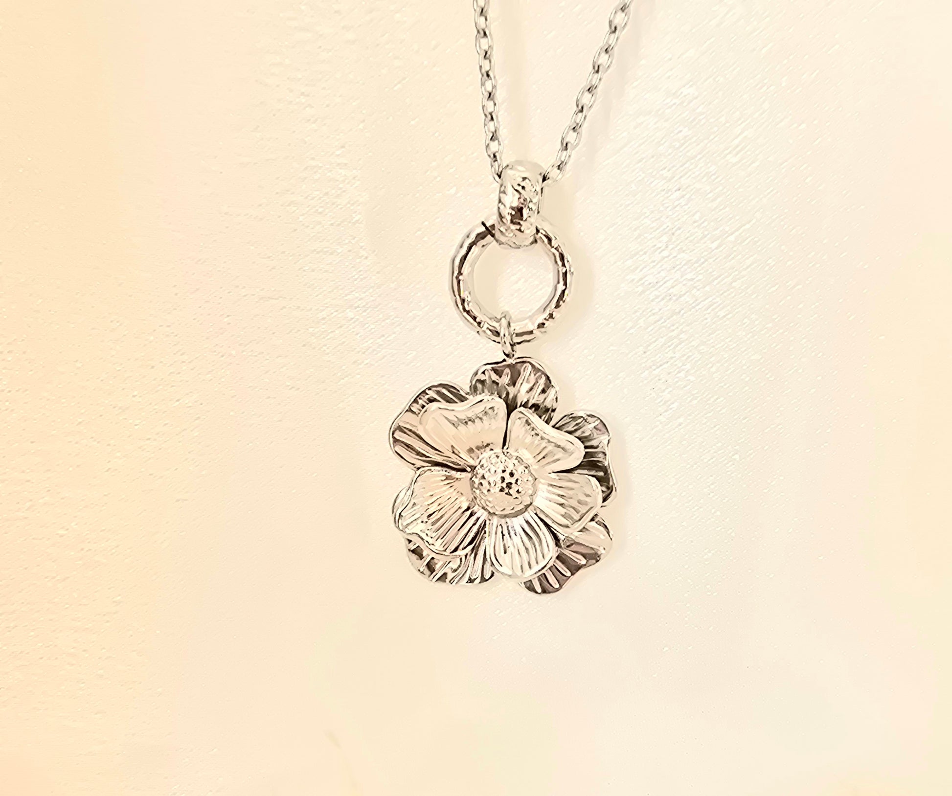 Collier KALE Pendentif Fleur Texturé Acier Inoxydable | Or et Ame Bijoux