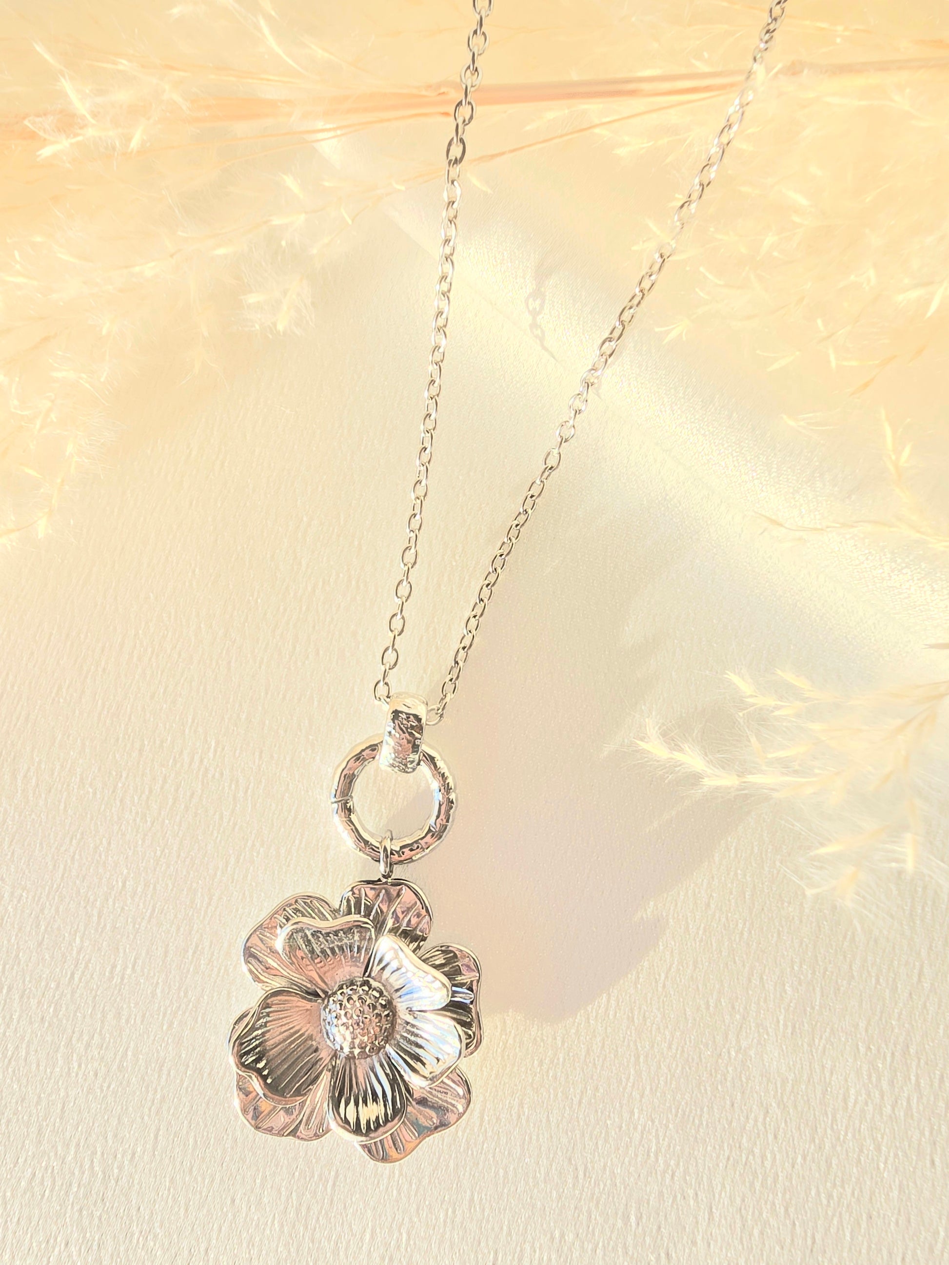 Collier KALE Pendentif Fleur Texturé Acier Inoxydable | Or et Ame Bijoux