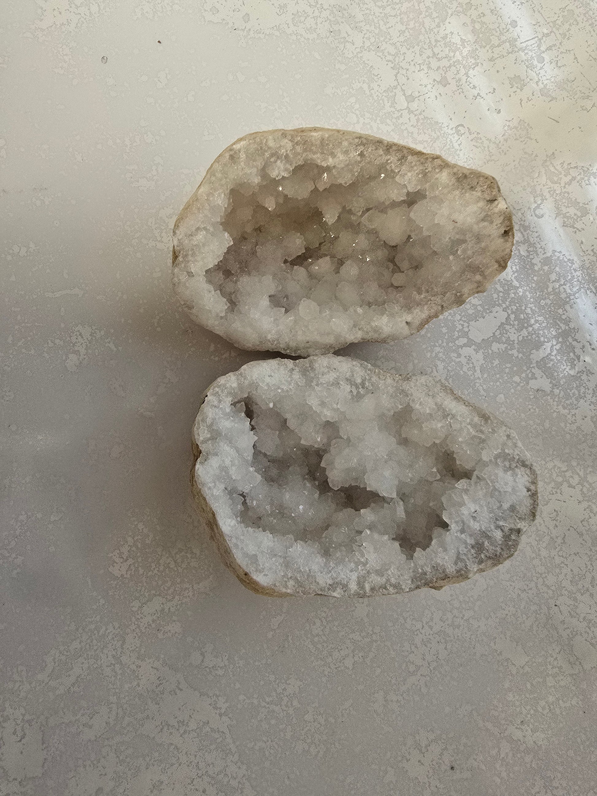 Demi-Géode de Cristal de Roche - 800g - Qualité Extra