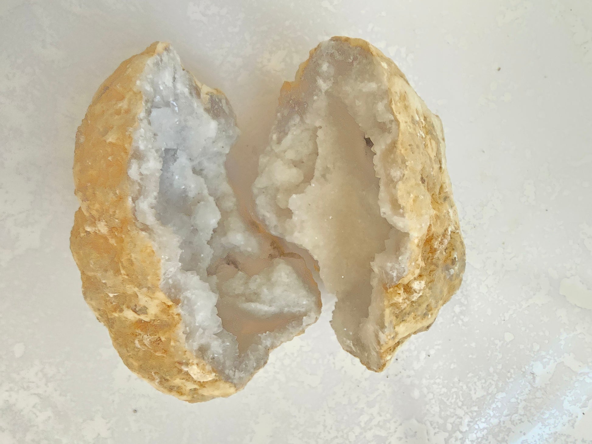 Demi-Géode de Cristal de Roche - 500g - Moitié Séparée - Qualité Extra