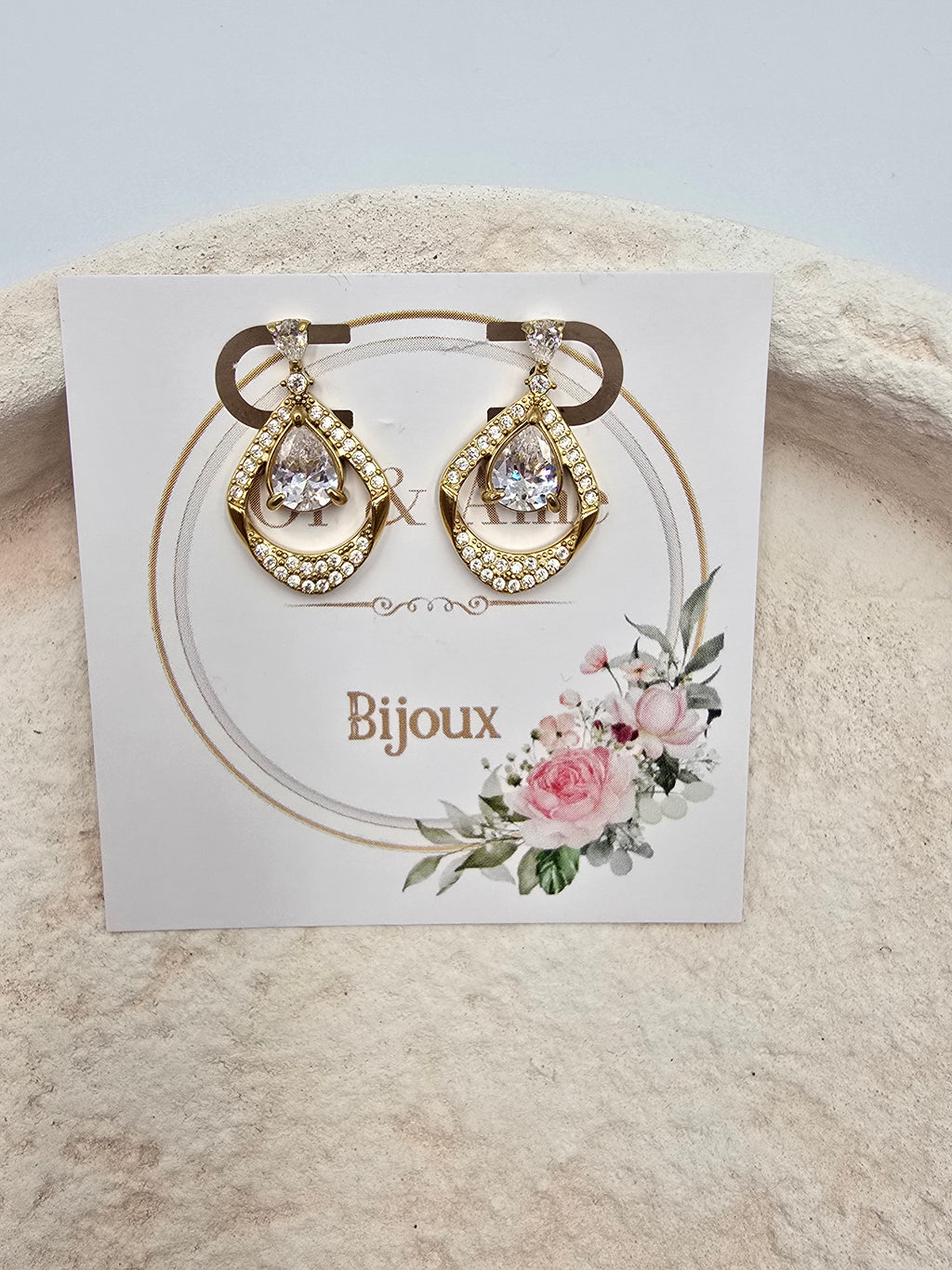 Boucles d'Oreilles Bora - Puces Zirconium Blanc Dorées - Élégance Discrète | Or et Âme