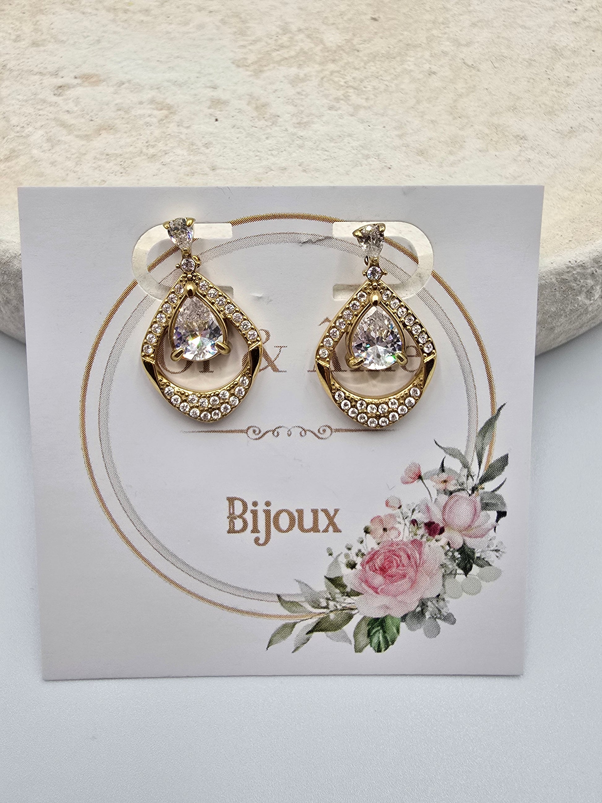 Boucles d'Oreilles Bora - Puces Zirconium Blanc Dorées - Élégance Discrète | Or et Âme