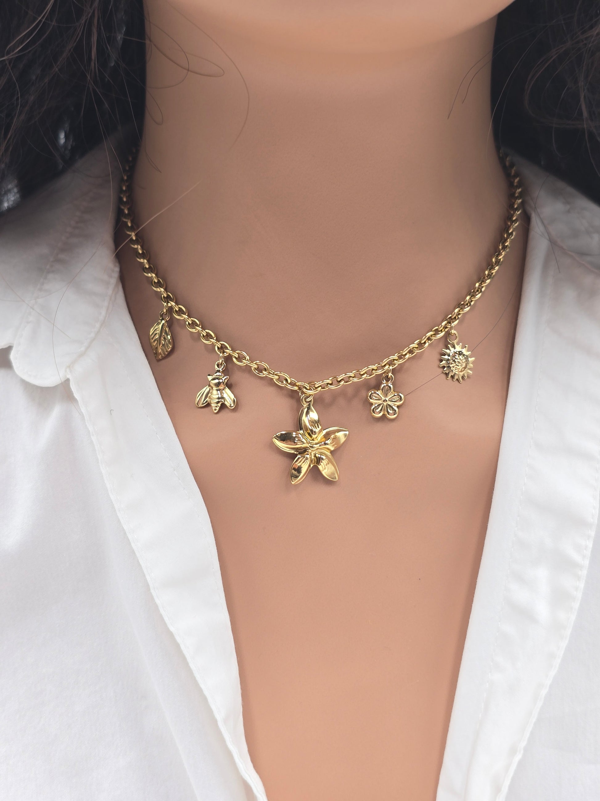 Collier ANYA Chaîne Dorée 5 Pendants Délicats - Or et Âme-Bijoux