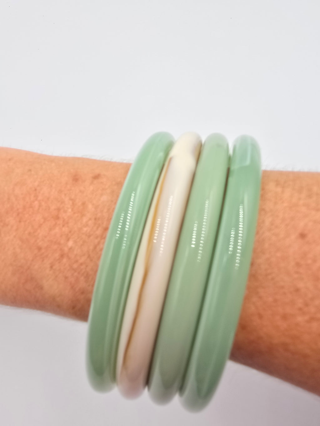 Bracelet ESTINE - Jonc Résine Coloré - Vert, Rose ou Fushia - 6,5cm