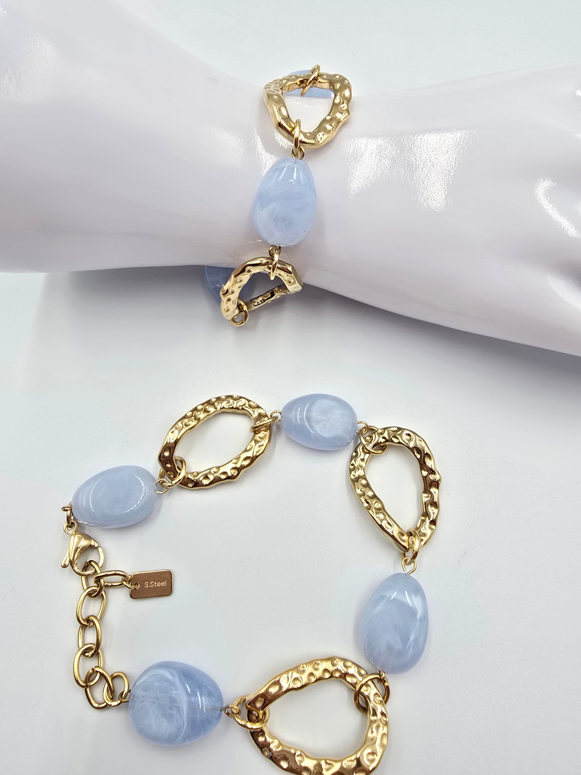 Bracelet MELINDA - Perles Résine & Maillons Dorés - Élégance Colorée