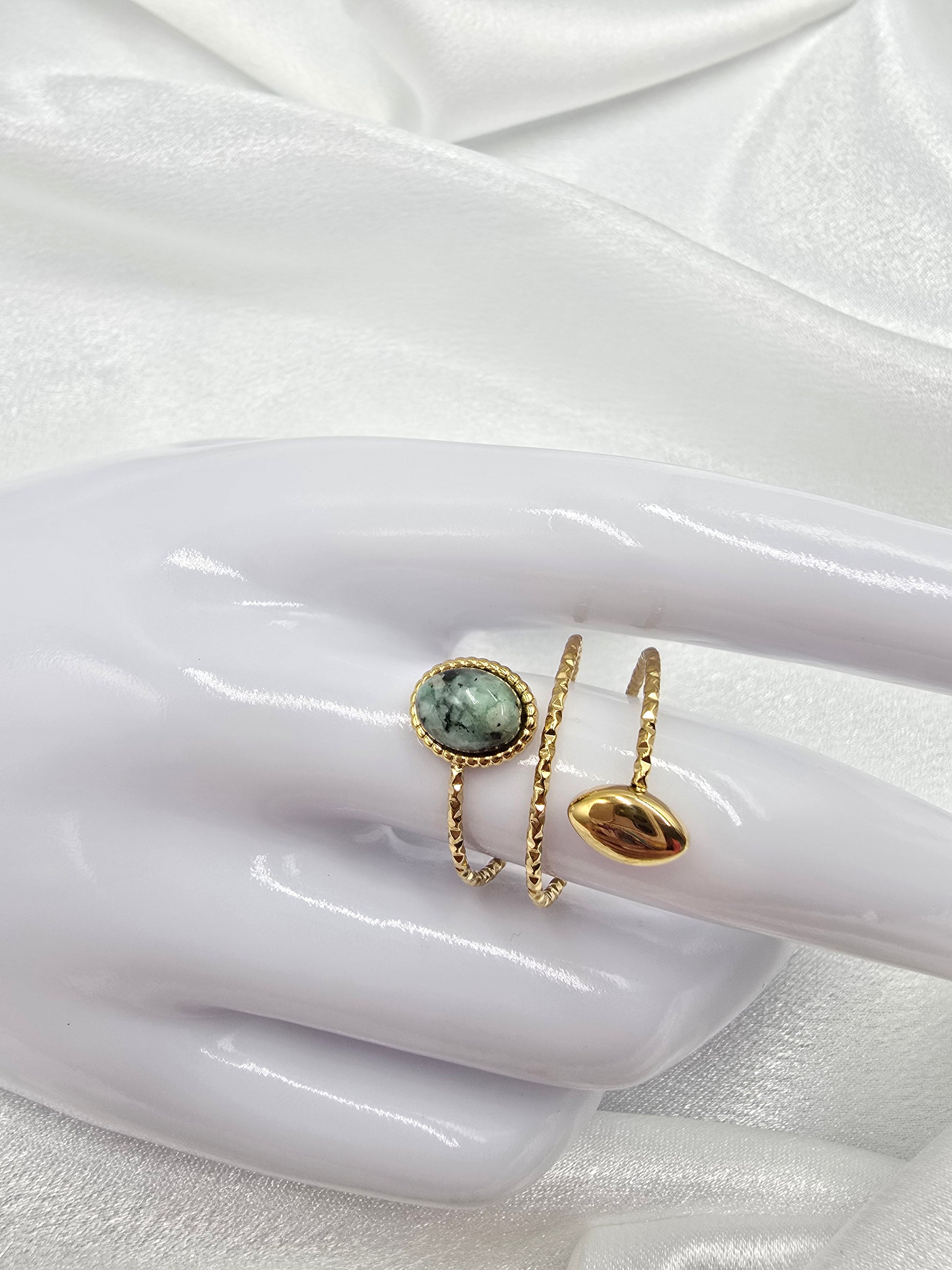 Bague ANISSA - Pierre de Lune, Turquoise Africaine ou Tourmaline Noire - Triple Anneau Doré