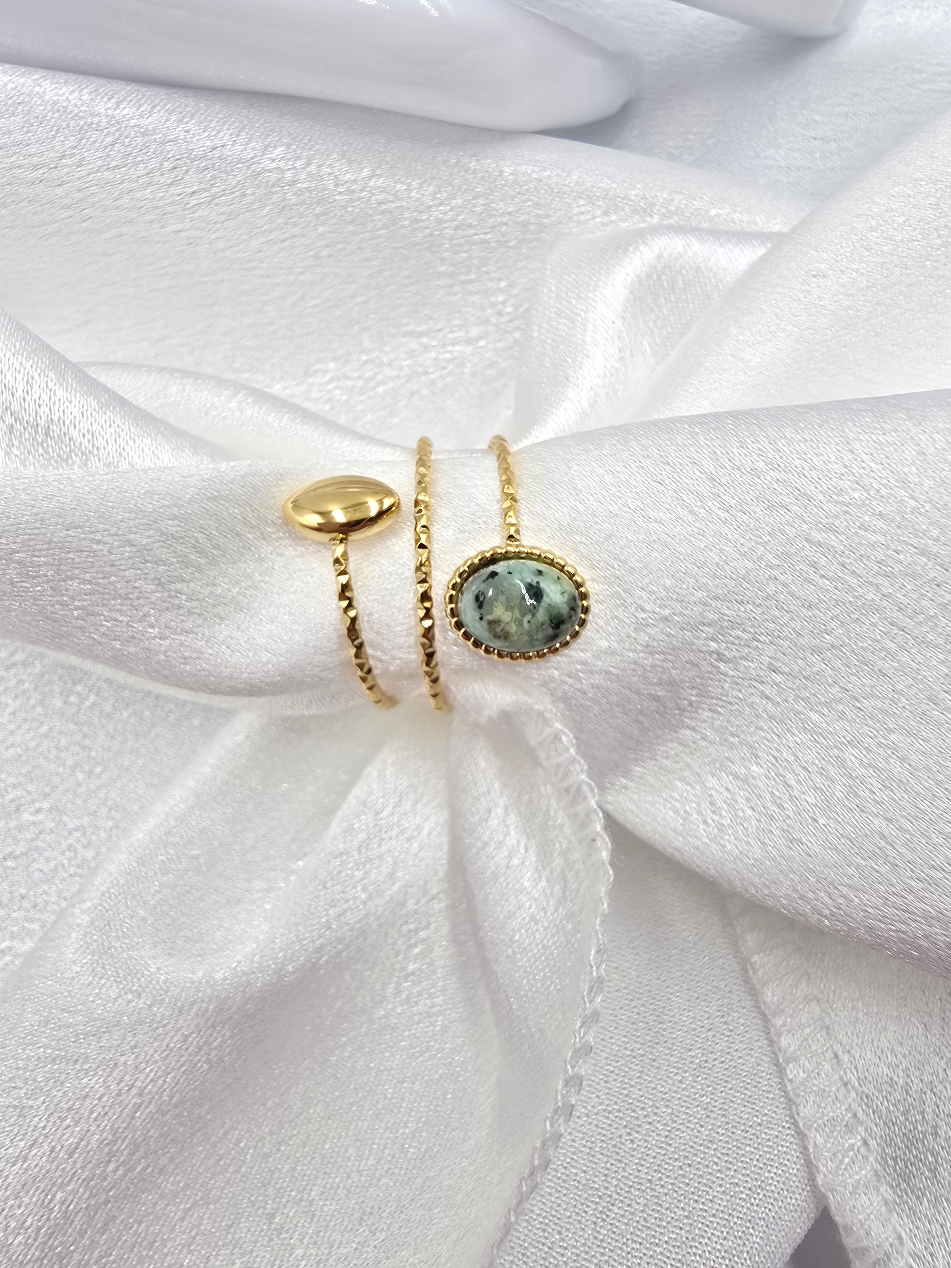 Bague ANISSA - Pierre de Lune, Turquoise Africaine ou Tourmaline Noire - Triple Anneau Doré