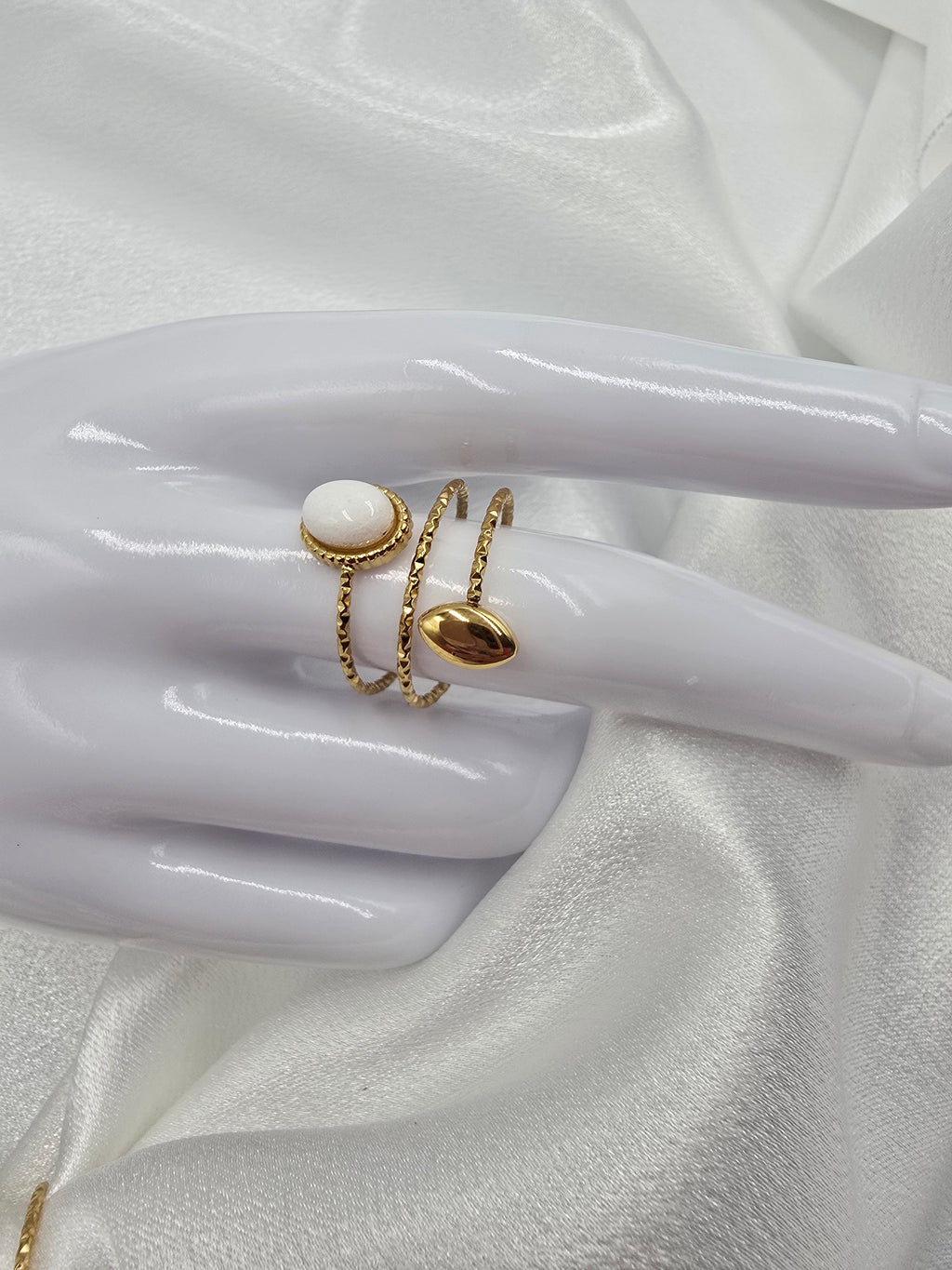 Bague ANISSA - Pierre de Lune, Turquoise Africaine ou Tourmaline Noire - Triple Anneau Doré