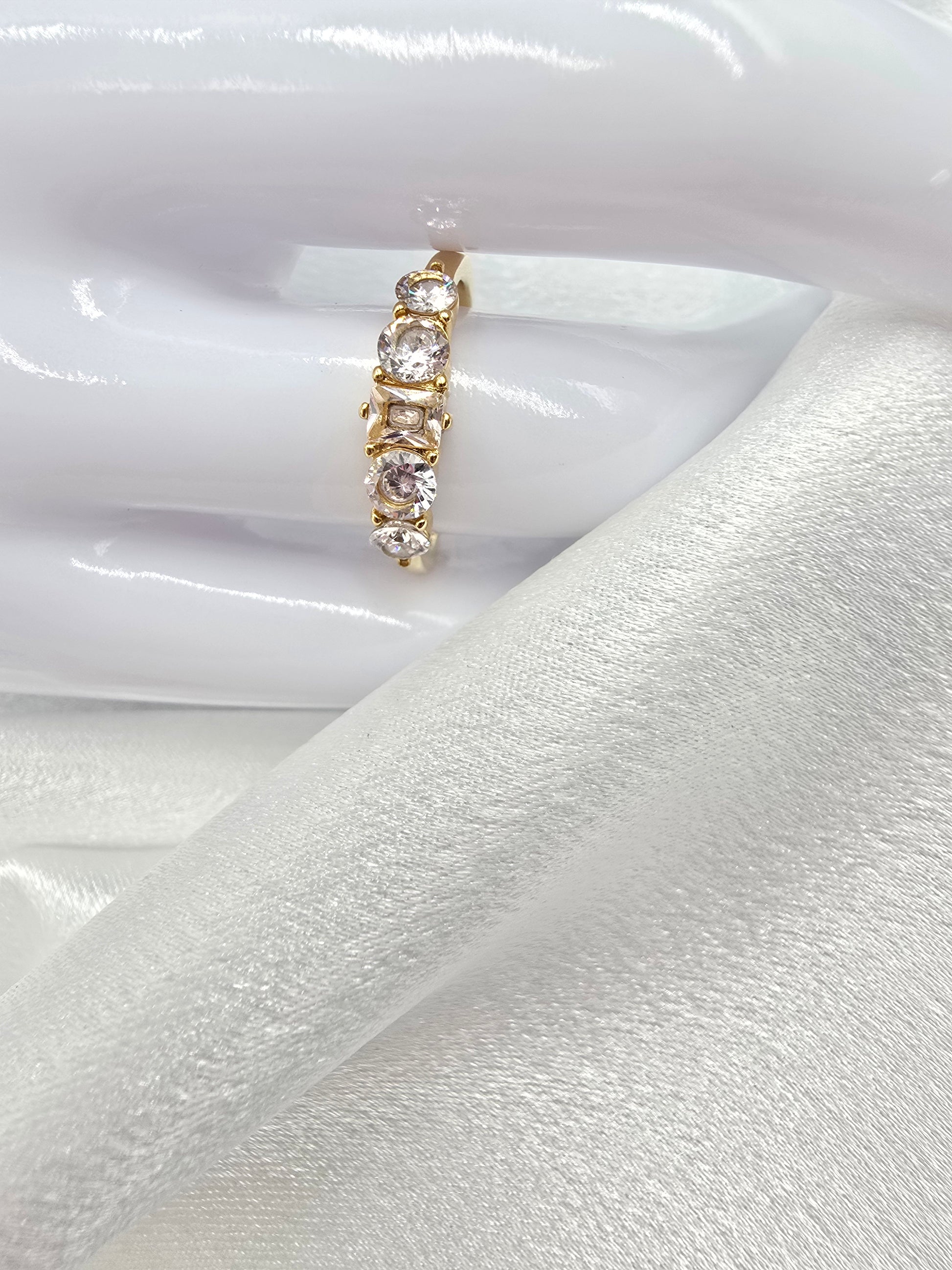 Bague ENORA - 5 Oxydes de Zirconium - Alliance Dorée Élégante