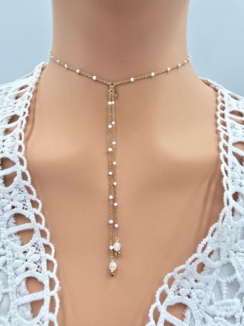 Collier Linda – Chaîne en Y Émaillée & Pierres Naturelles