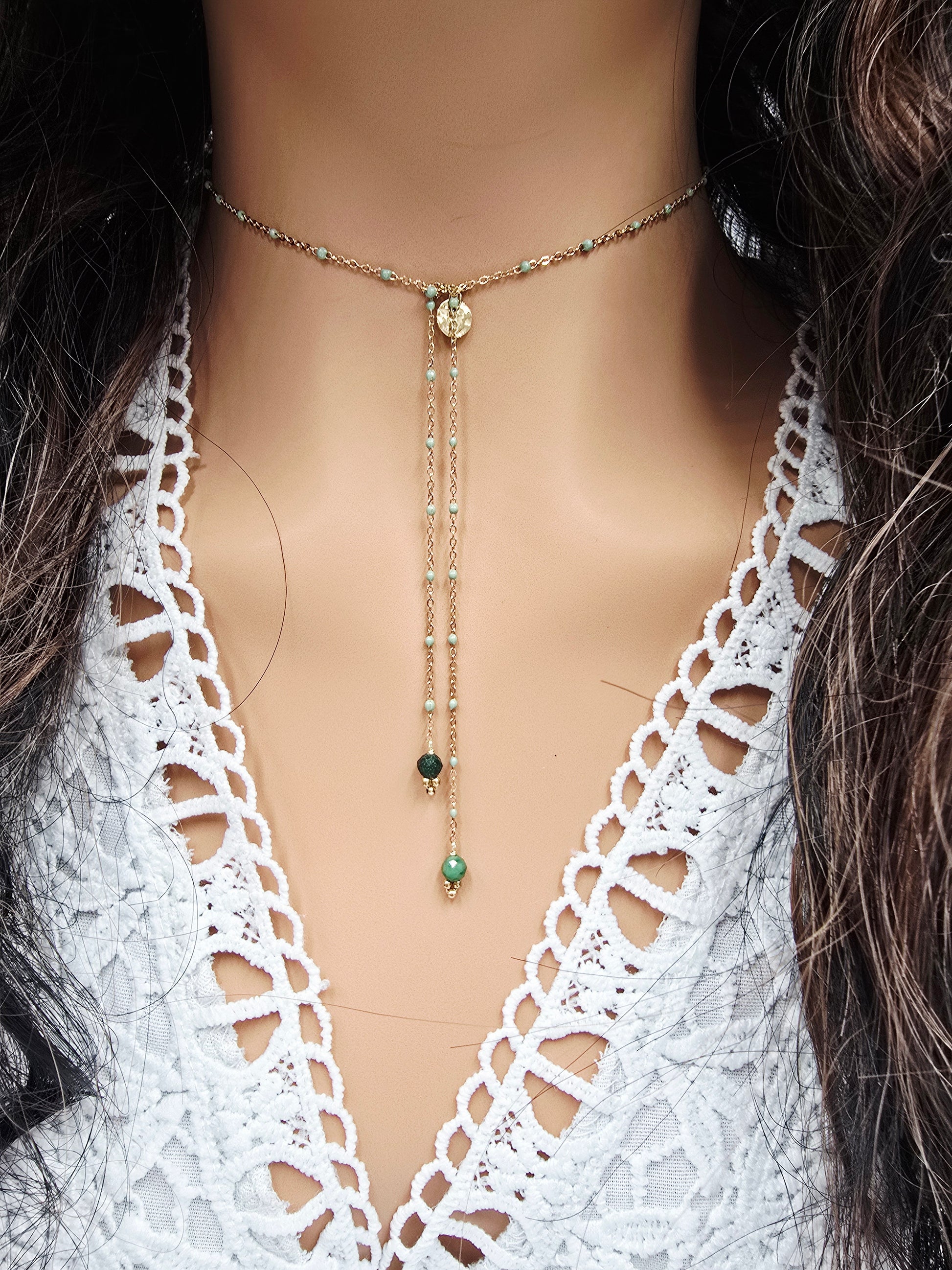 Collier Linda – Chaîne en Y Émaillée & Pierres Naturelles