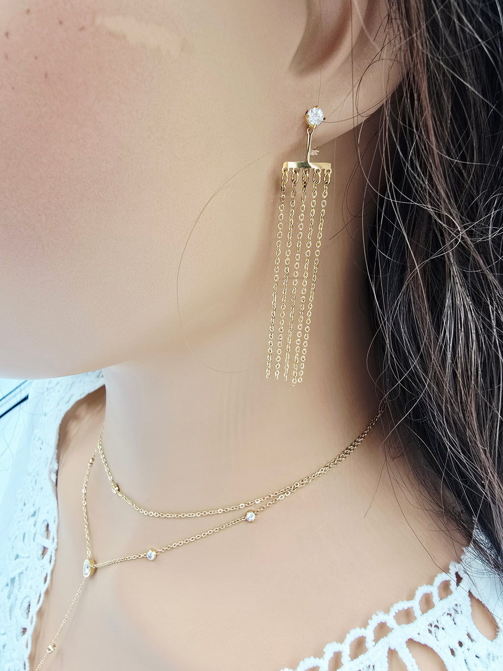 Boucles d'Oreilles DIVINA — Puces Strass & Chaînes Pendantes Dorées