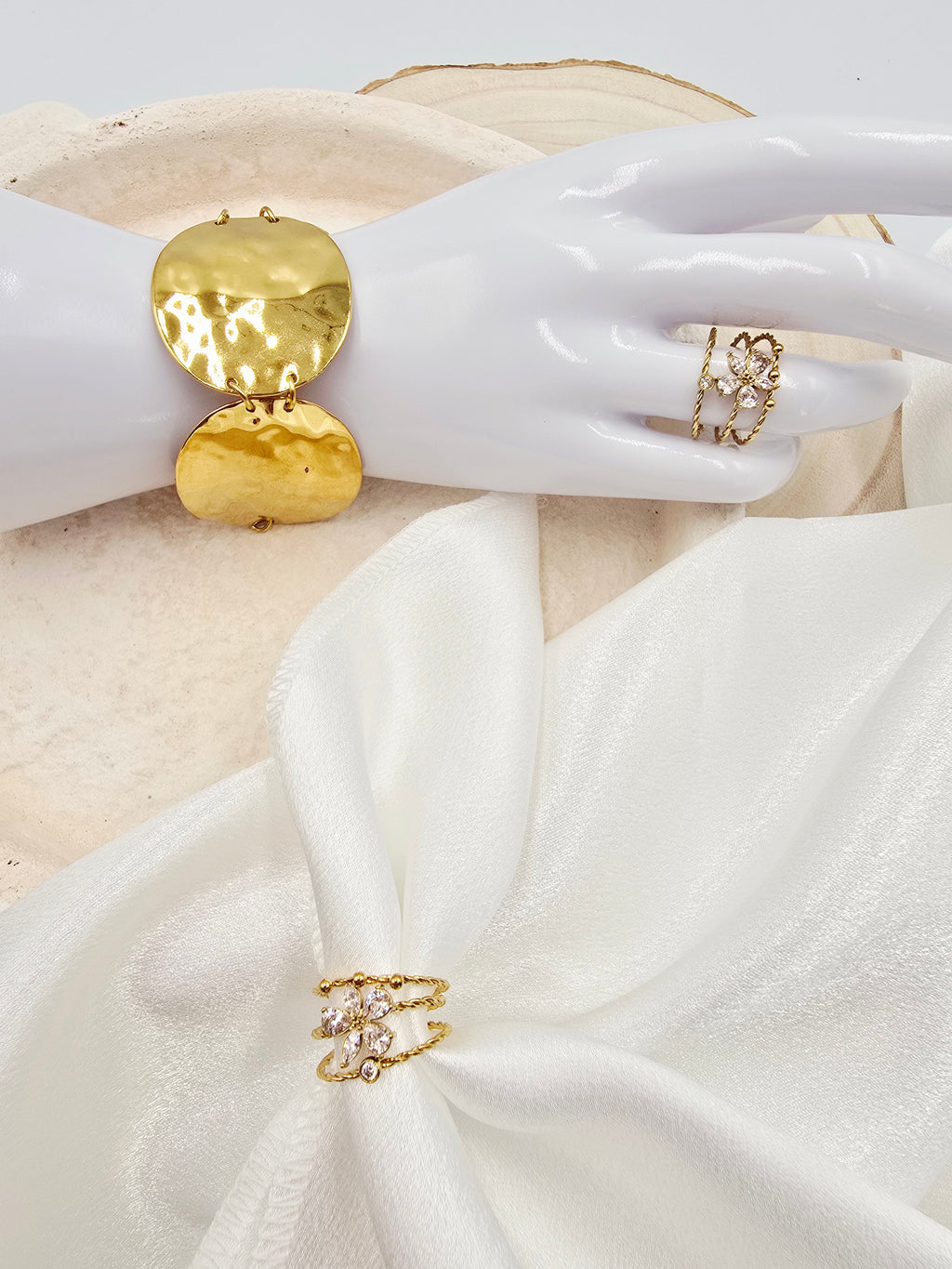 Bague Maya – 3 Anneaux Torsadés & Fleur de Zirconium