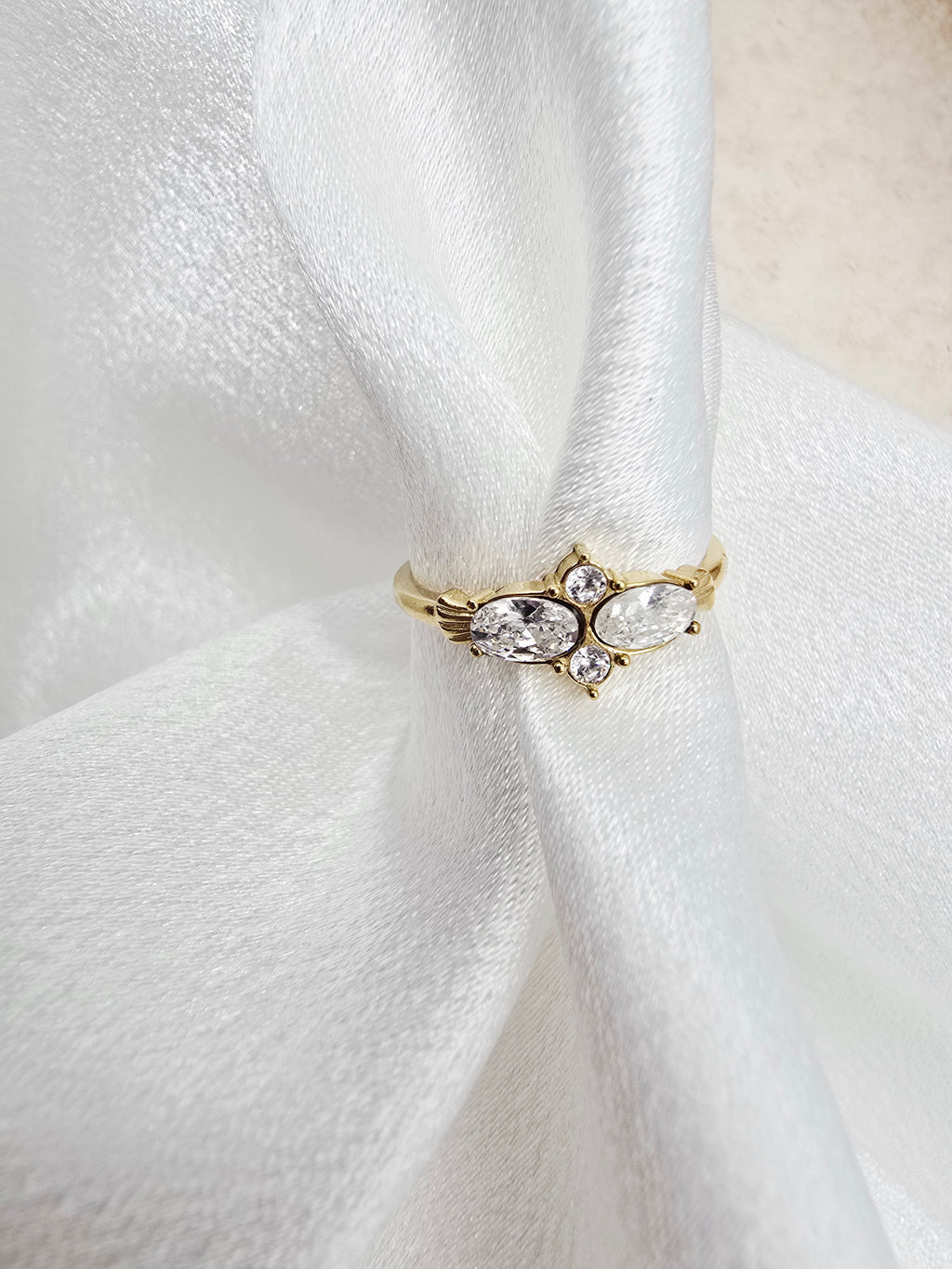 Bague BELLY – Strass Ovales & Ronds Dorée Ajustable