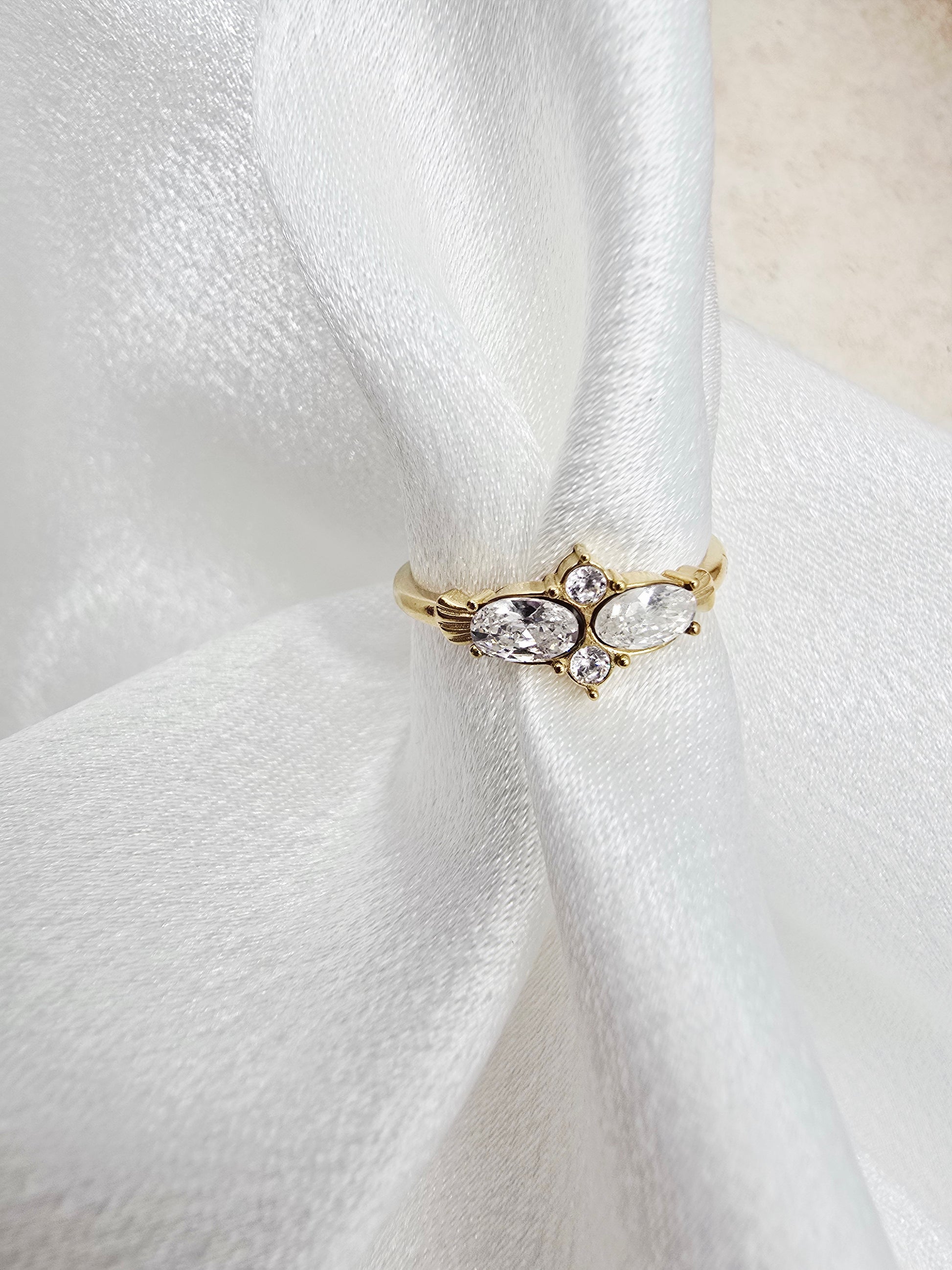 Bague BELLY – Strass Ovales & Ronds Dorée Ajustable