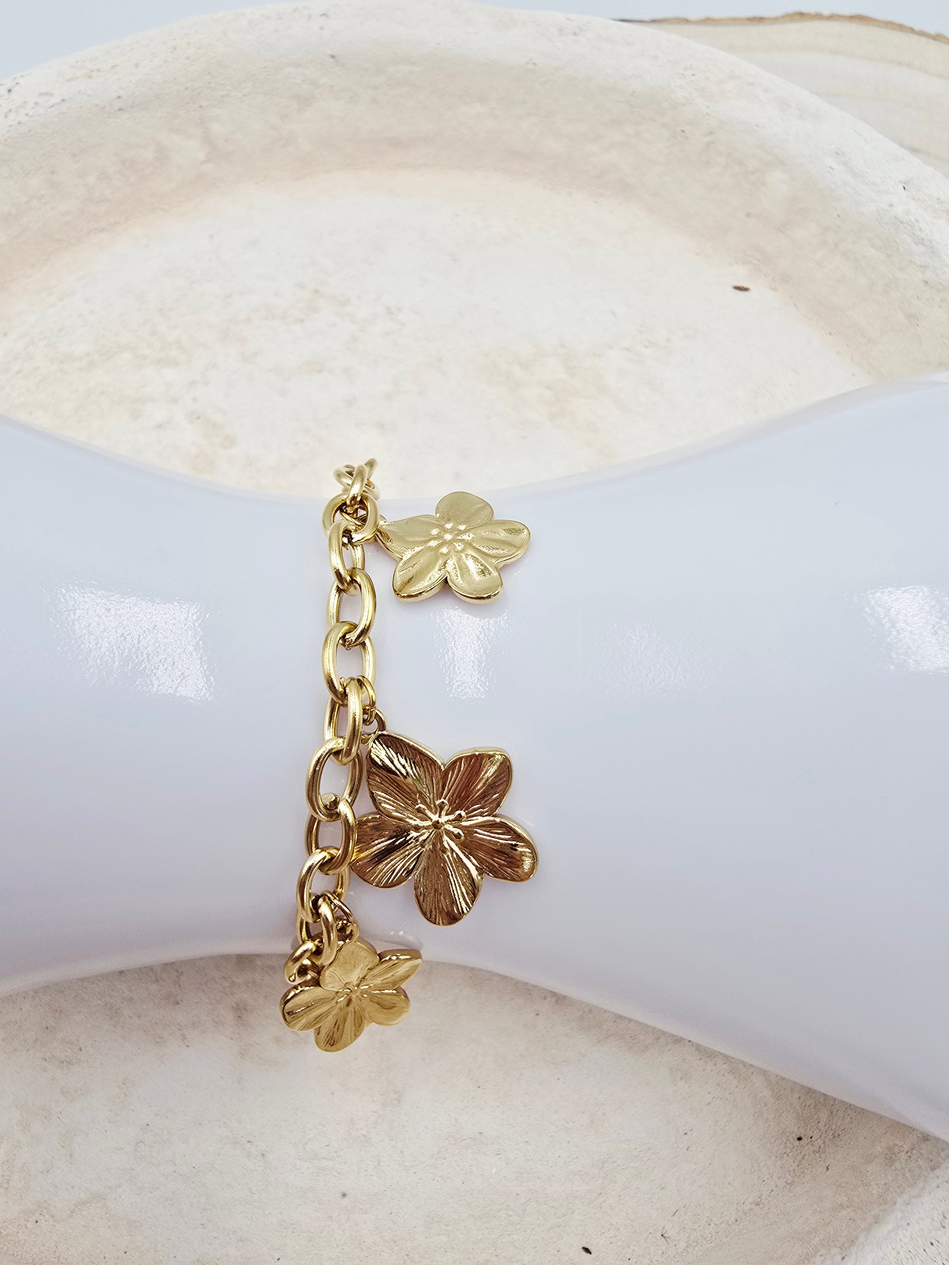 Bracelet Flora – Chaîne Pampilles Fleurs Sculptées- doré ou argenté