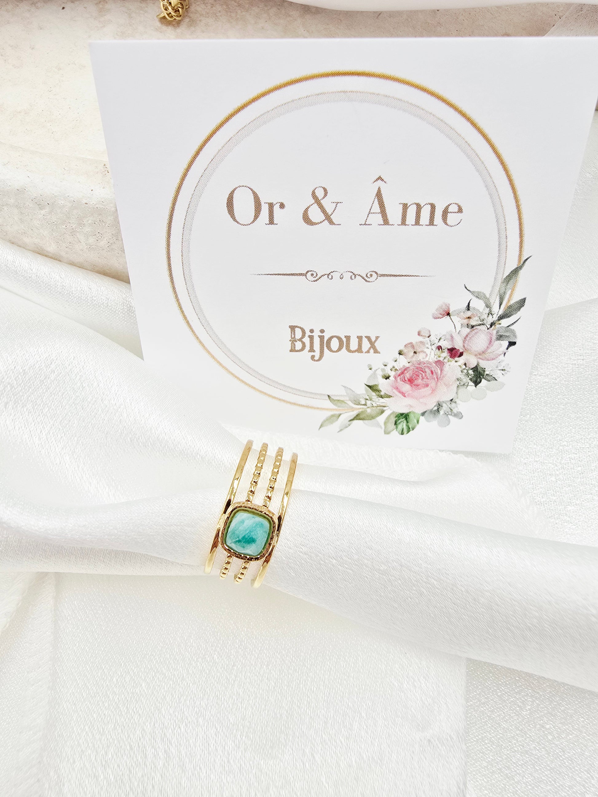 Bague Amaé – 4 Rangs & Pierre Naturelle Carrée