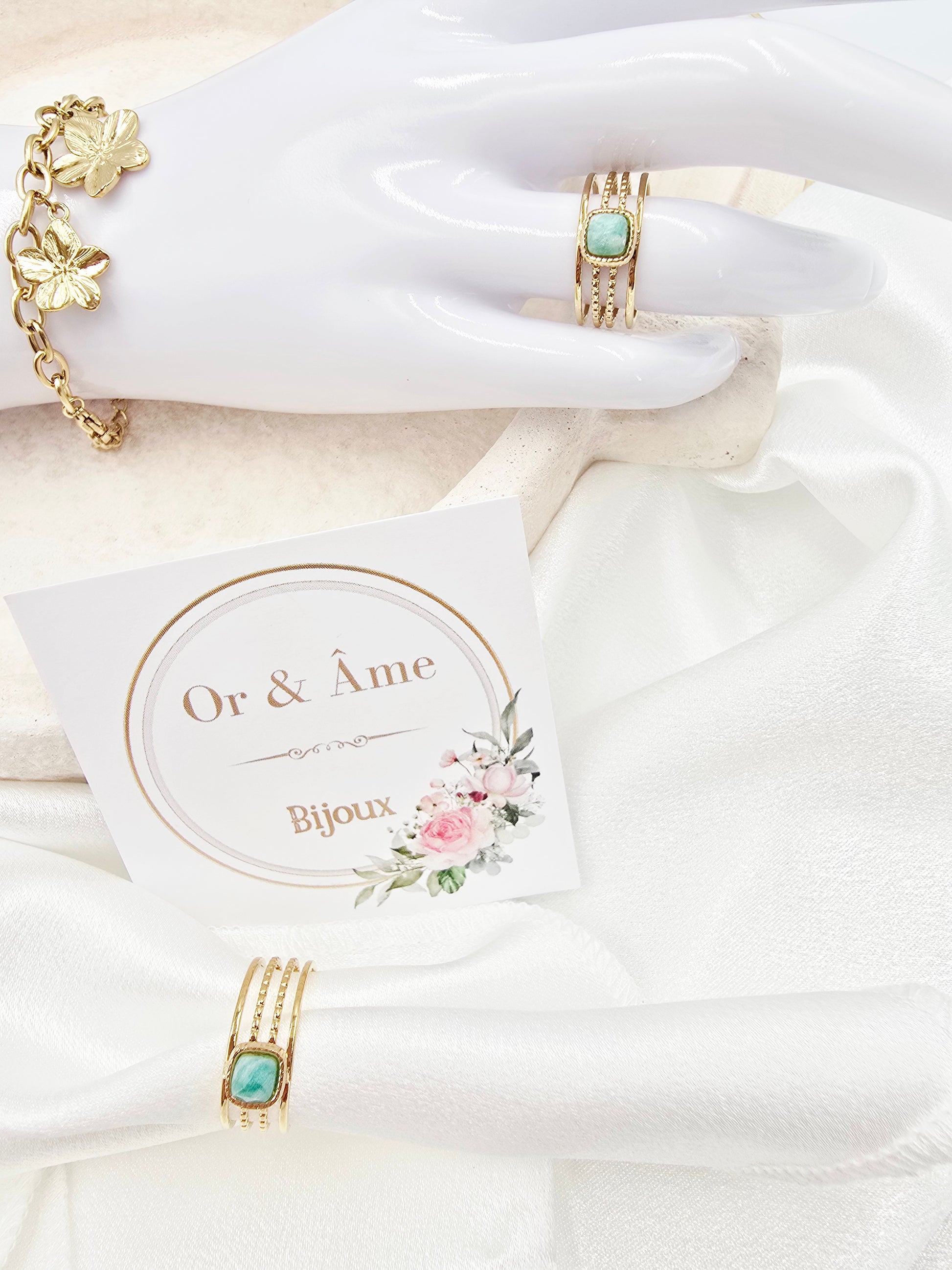 Bague Amaé – 4 Rangs & Pierre Naturelle Carrée