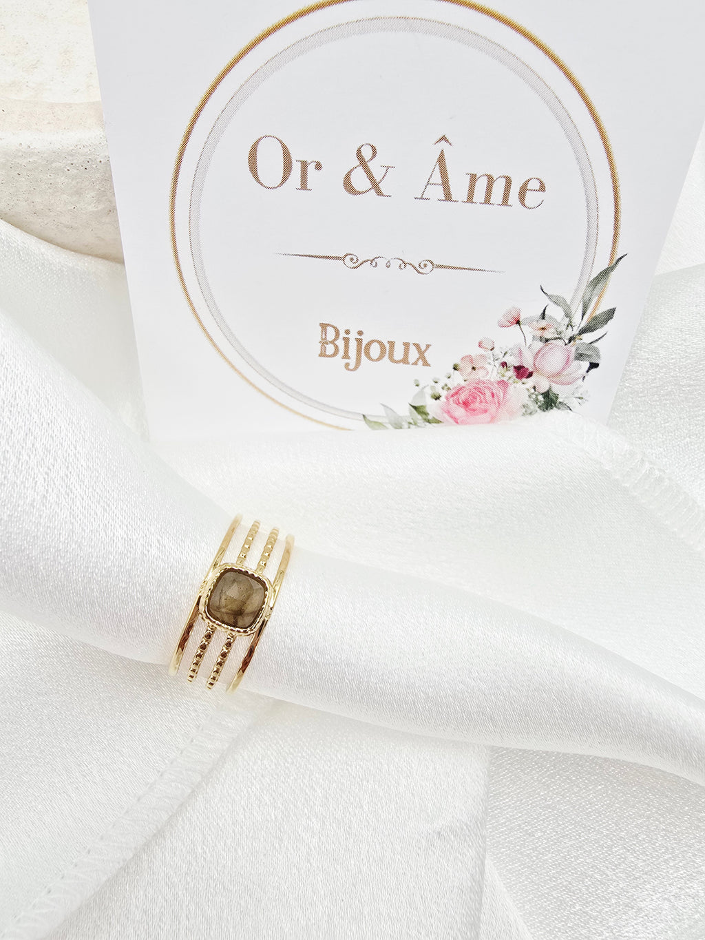 Bague Amaé – 4 Rangs & Pierre Naturelle Carrée