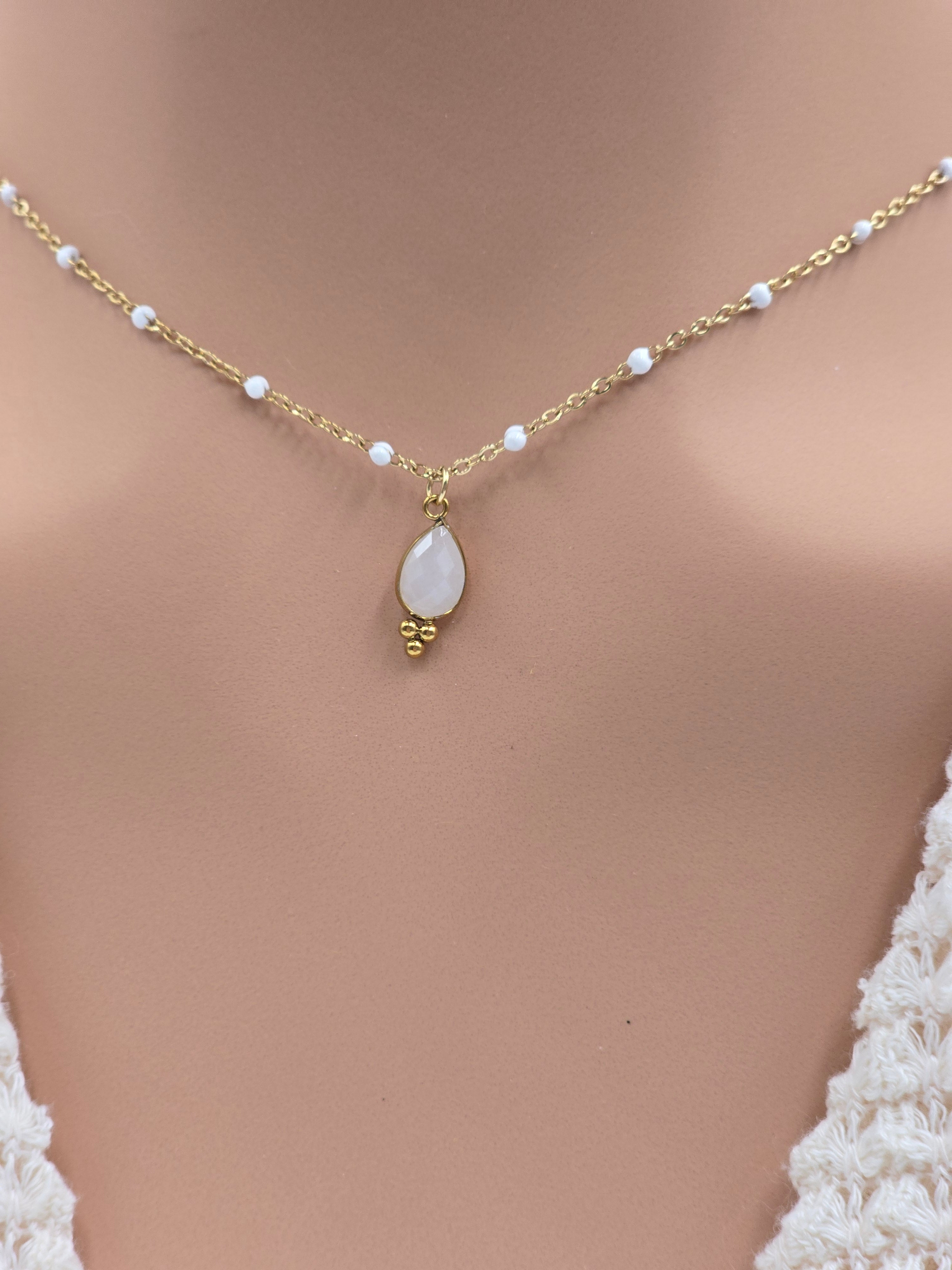 Collier ESTELINE – Agate Blanche, Amazonite, Labradorite ou Améthyste
