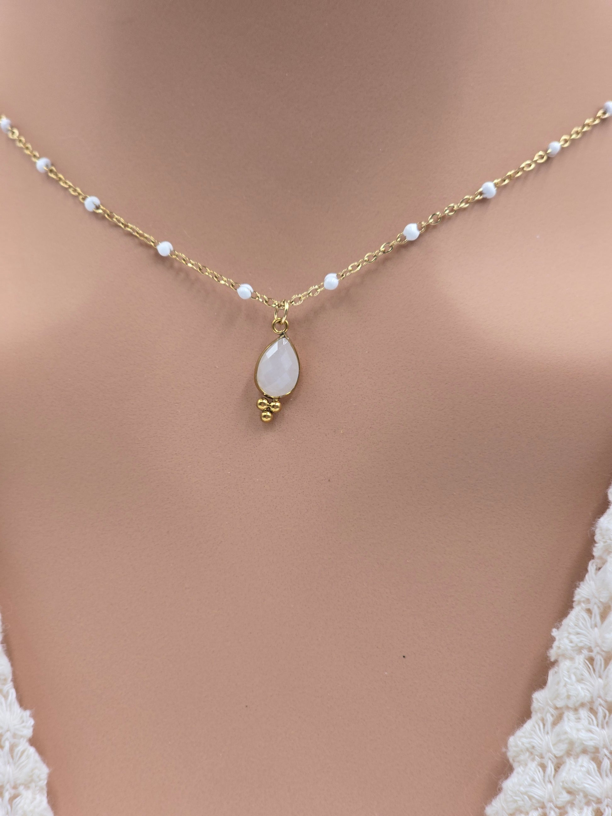 Collier ESTELINE – Agate Blanche, Amazonite, Labradorite ou Améthyste