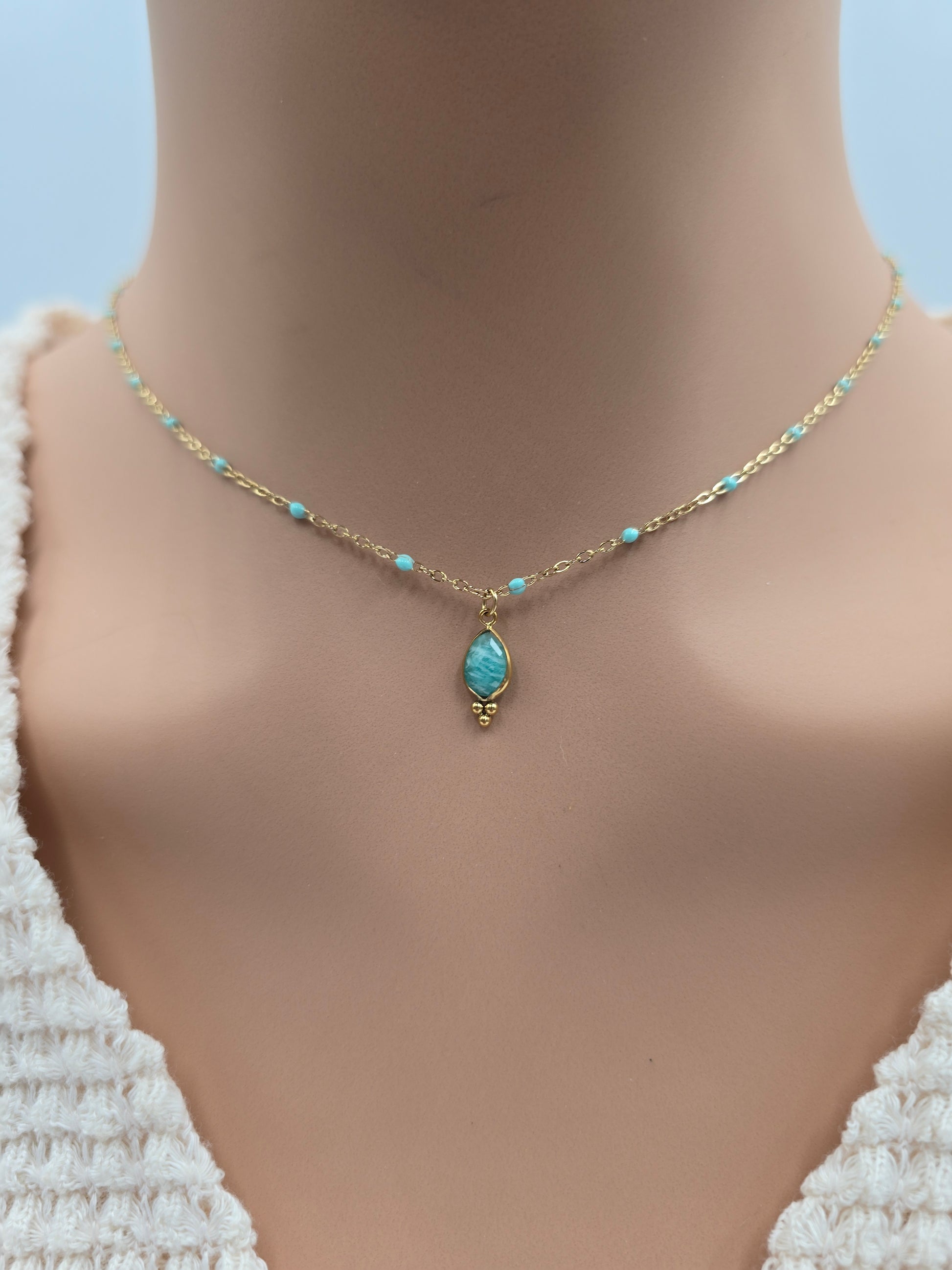 Collier ESTELINE – Agate Blanche, Amazonite, Labradorite ou Améthyste