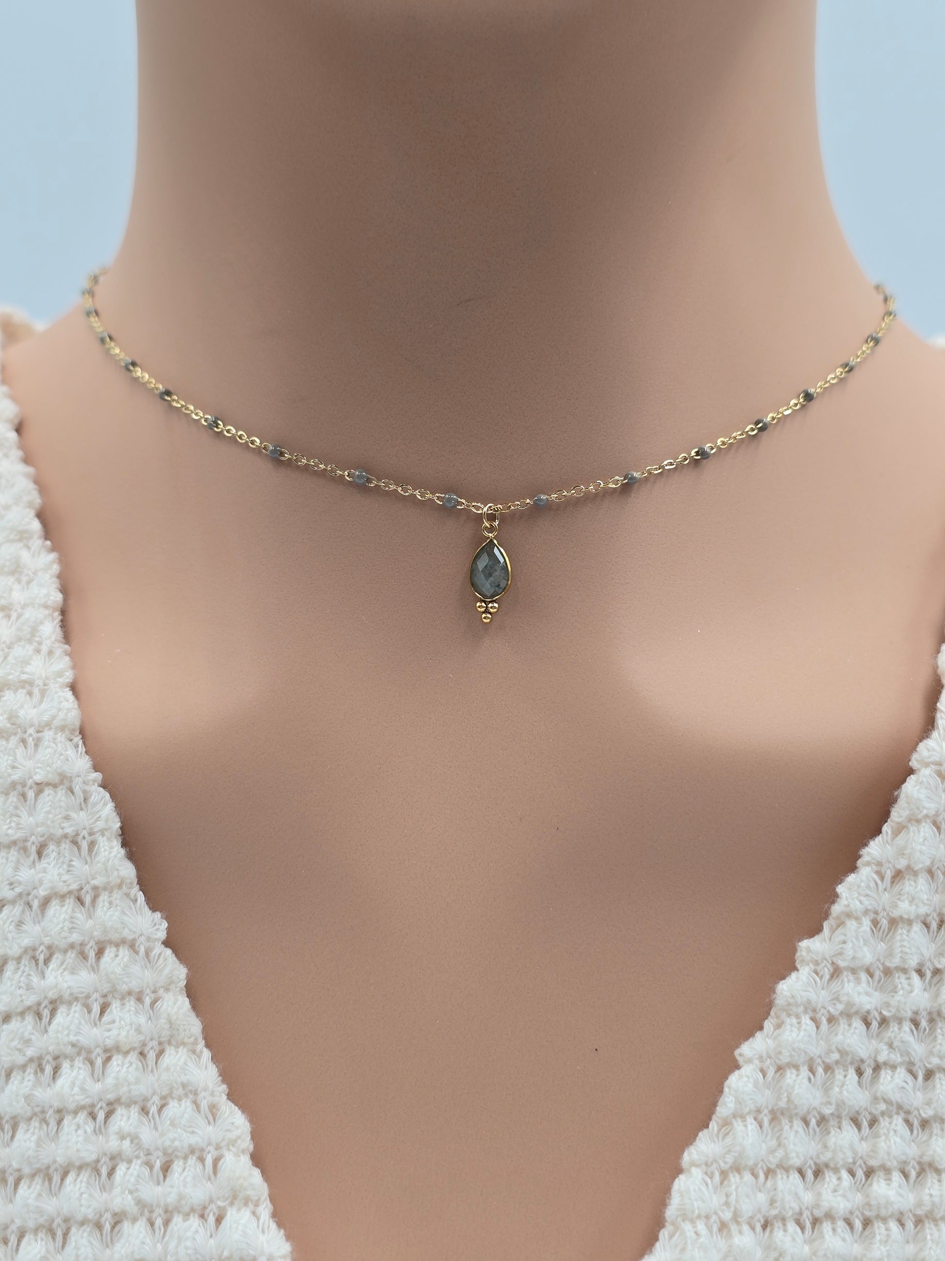 Collier ESTELINE – Agate Blanche, Amazonite, Labradorite ou Améthyste