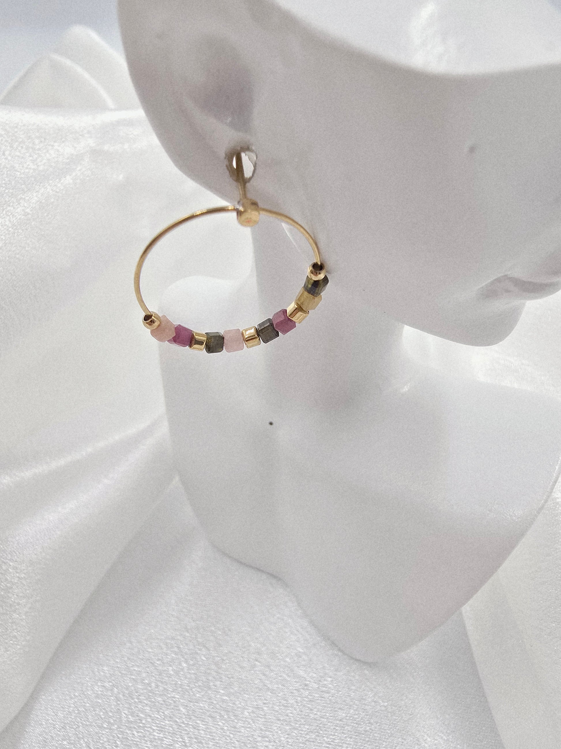 Créoles TIDJI – Onyx Noir ou Tourmaline Colorée