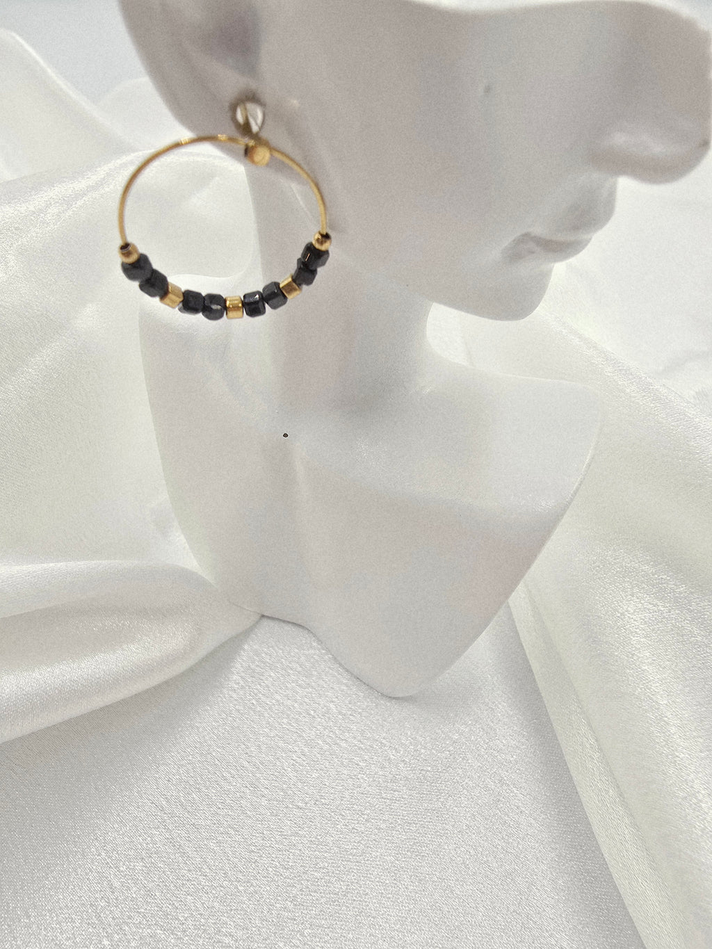 Créoles TIDJI – Onyx Noir ou Tourmaline Colorée
