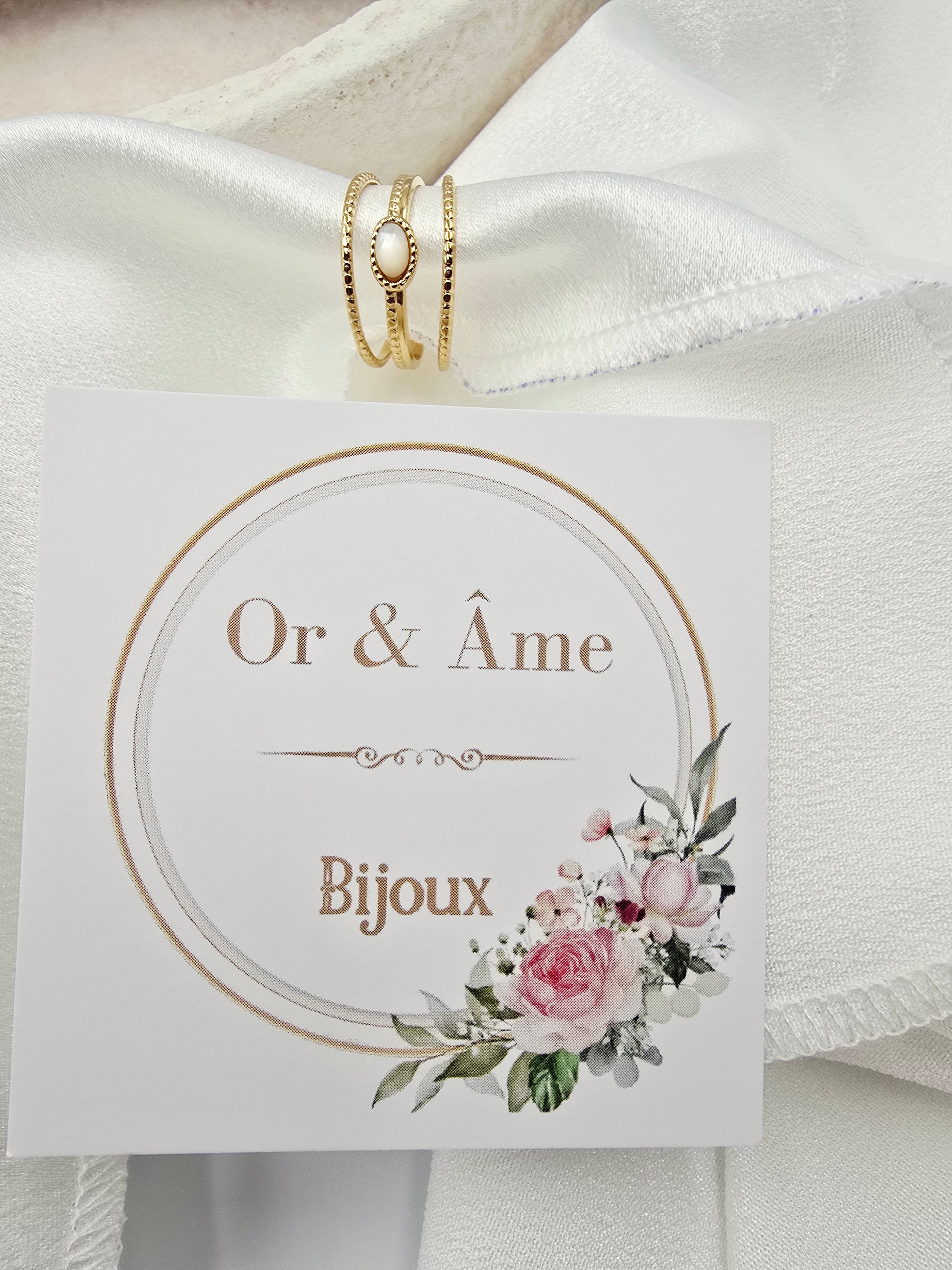 Bague Elisa – 3 Anneaux Striés & Pierre Naturelle Ovale