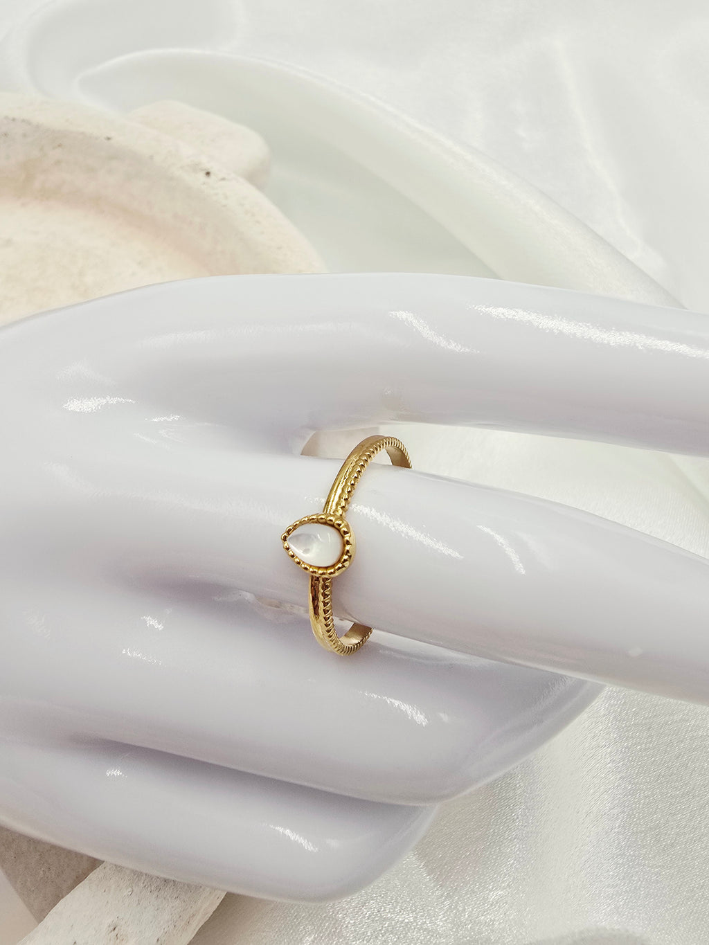 Bague SANDRA – Nacre, Améthyste, Quartz Fraise ou Apatite