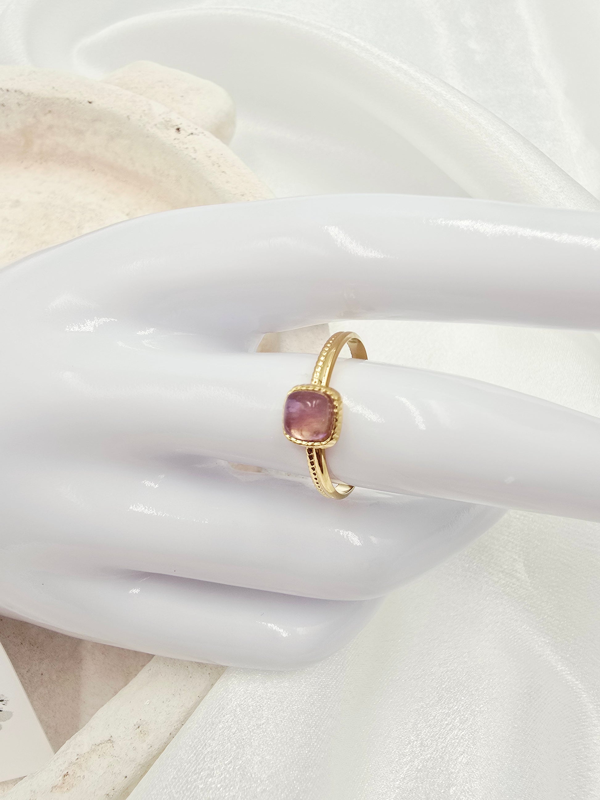 Bague KANEL – Améthyste, Onyx ou Nacre