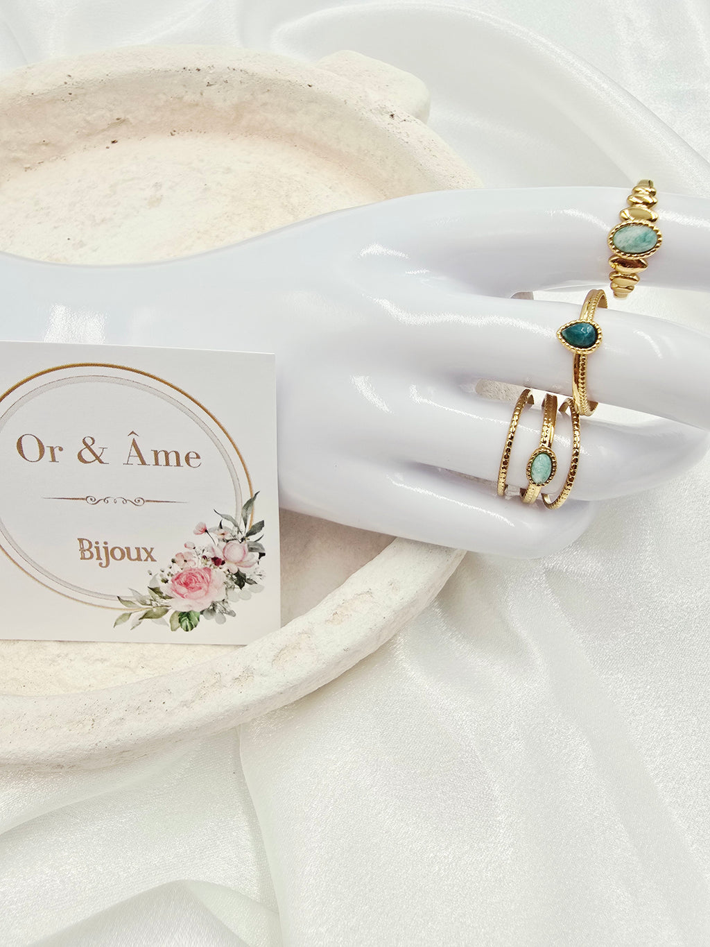 Bague Elisa – 3 Anneaux Striés & Pierre Naturelle Ovale