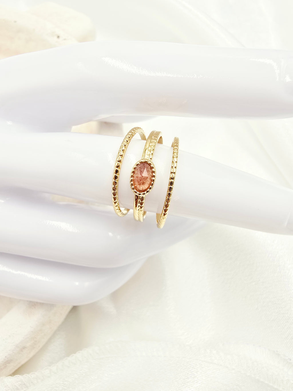 Bague Elisa – 3 Anneaux Striés & Pierre Naturelle Ovale