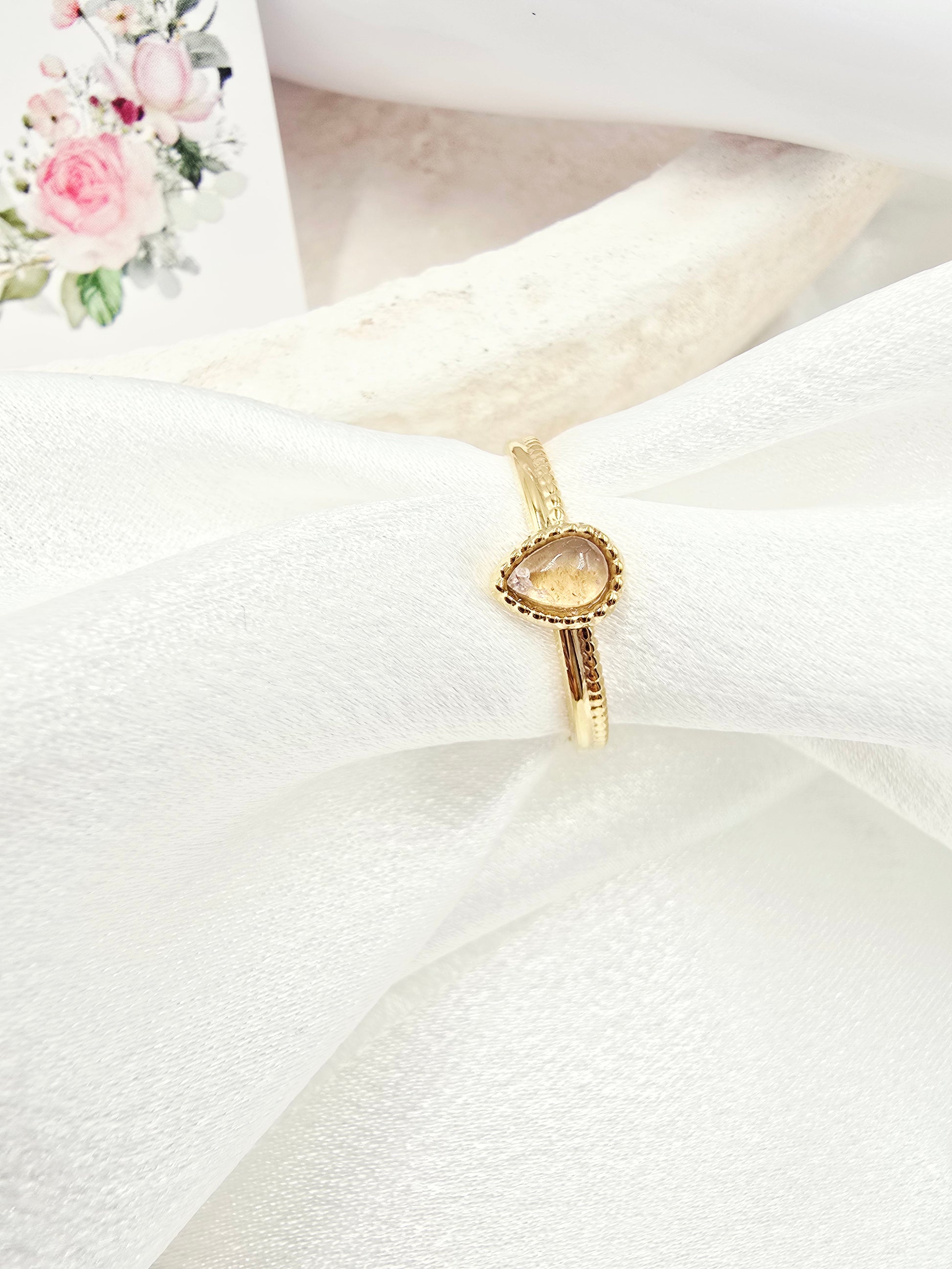 Bague SANDRA – Nacre, Améthyste, Quartz Fraise ou Apatite