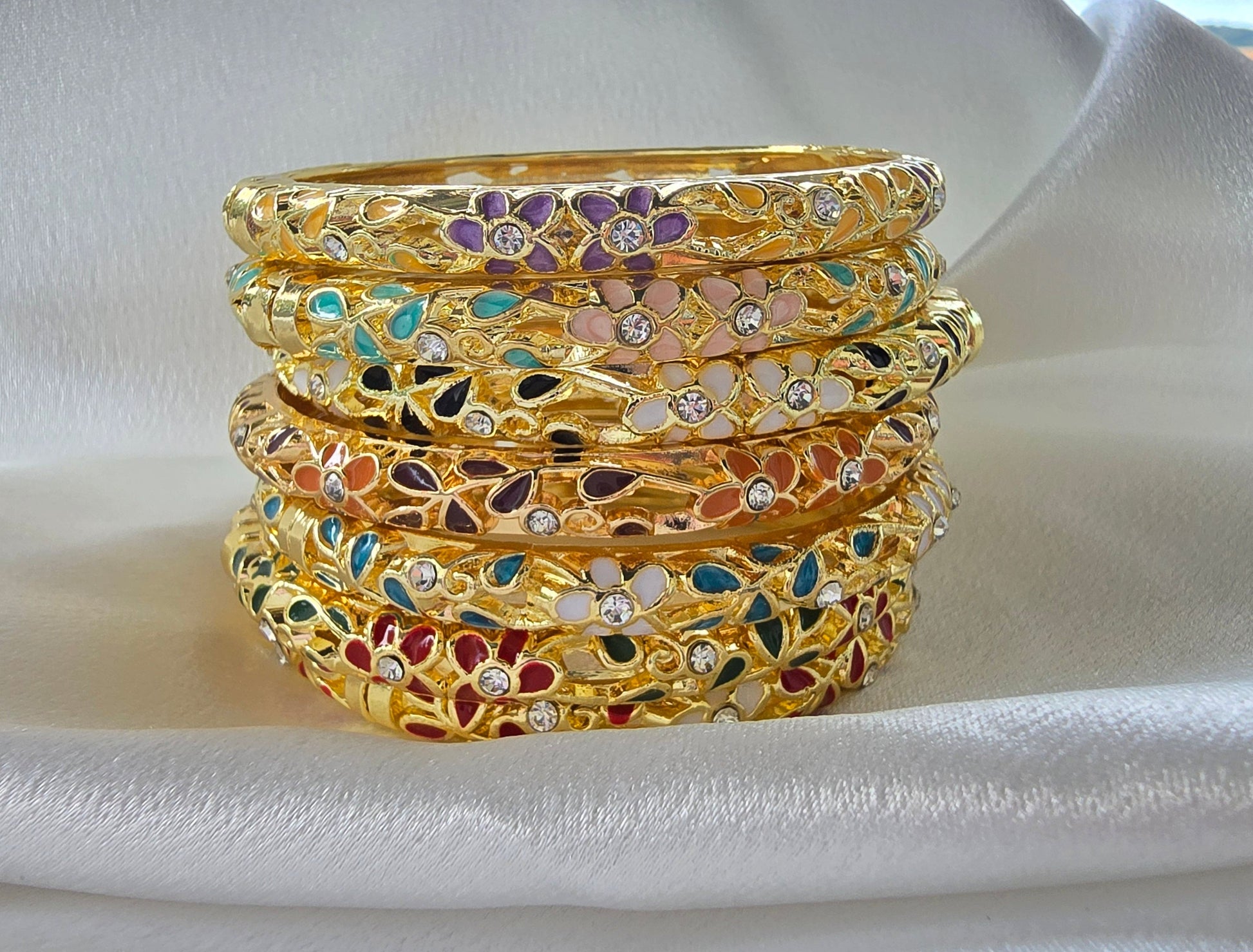 Bracelet Diana, Jonc Fleuri Strass Doré –  Couleurs au Choix | Or et Âme Bijoux