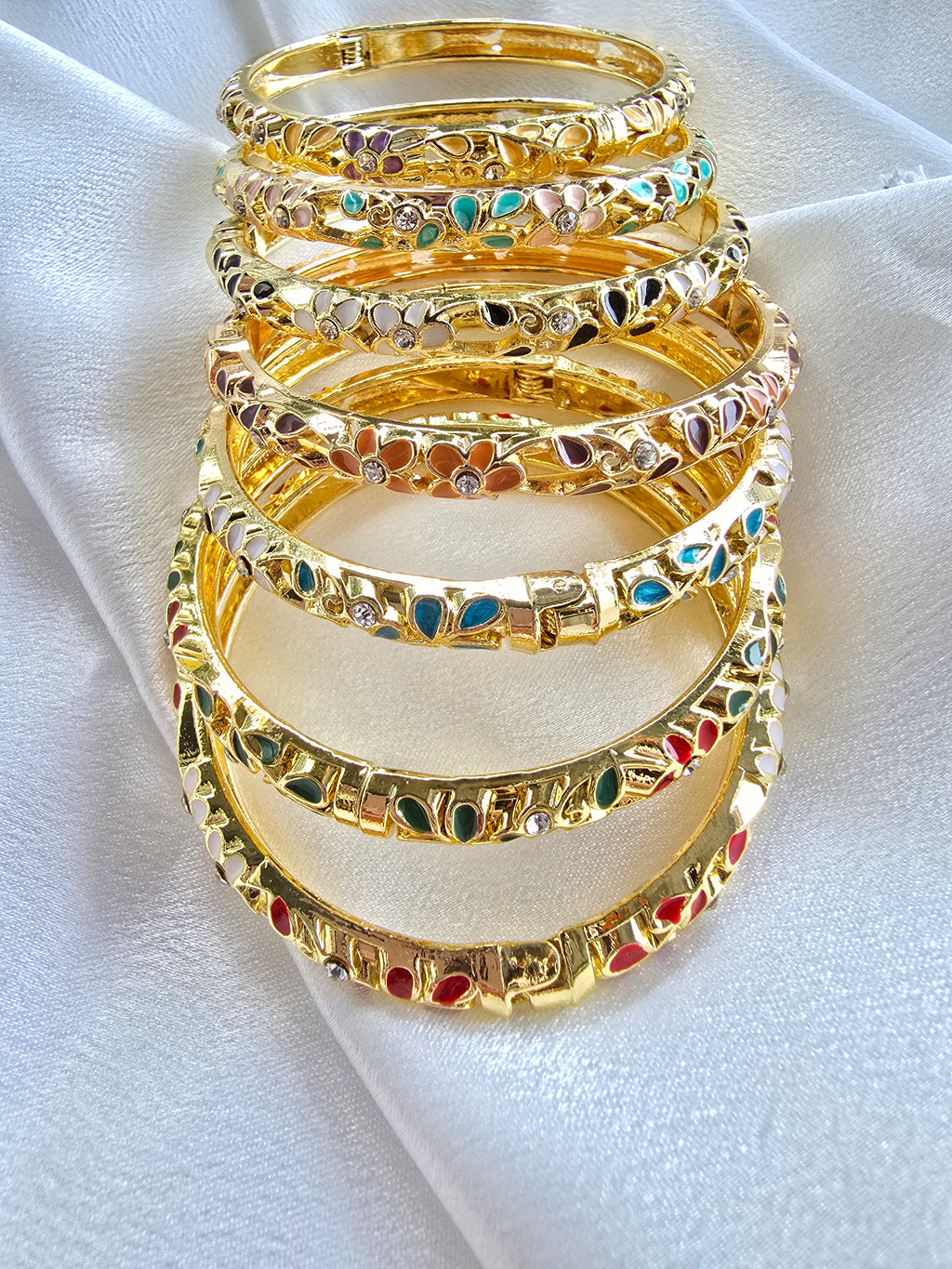 Bracelet Diana, Jonc Fleuri Strass Doré –  Couleurs au Choix | Or et Âme Bijoux