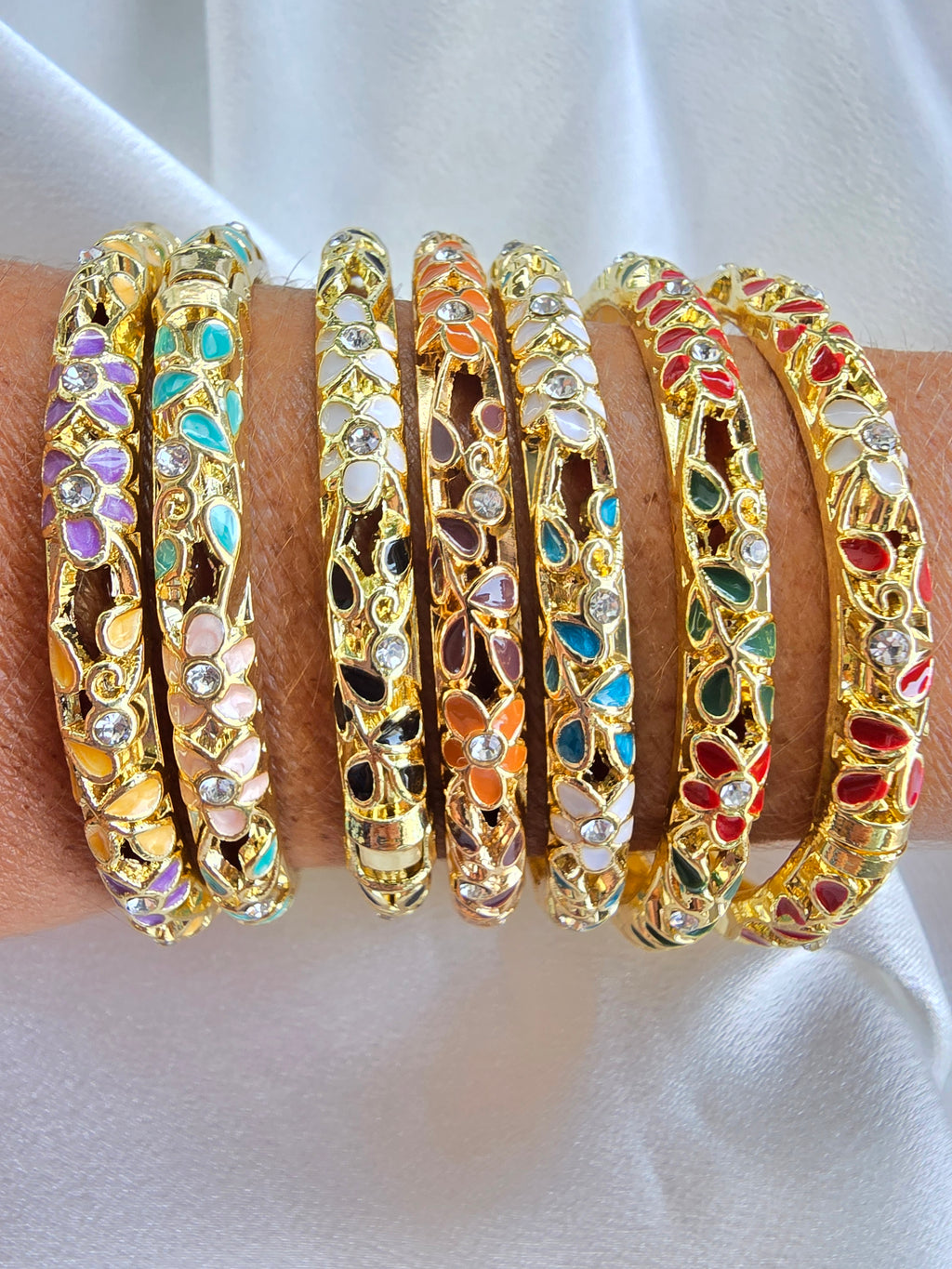 Bracelet Diana, Jonc Fleuri Strass Doré –  Couleurs au Choix | Or et Âme Bijoux