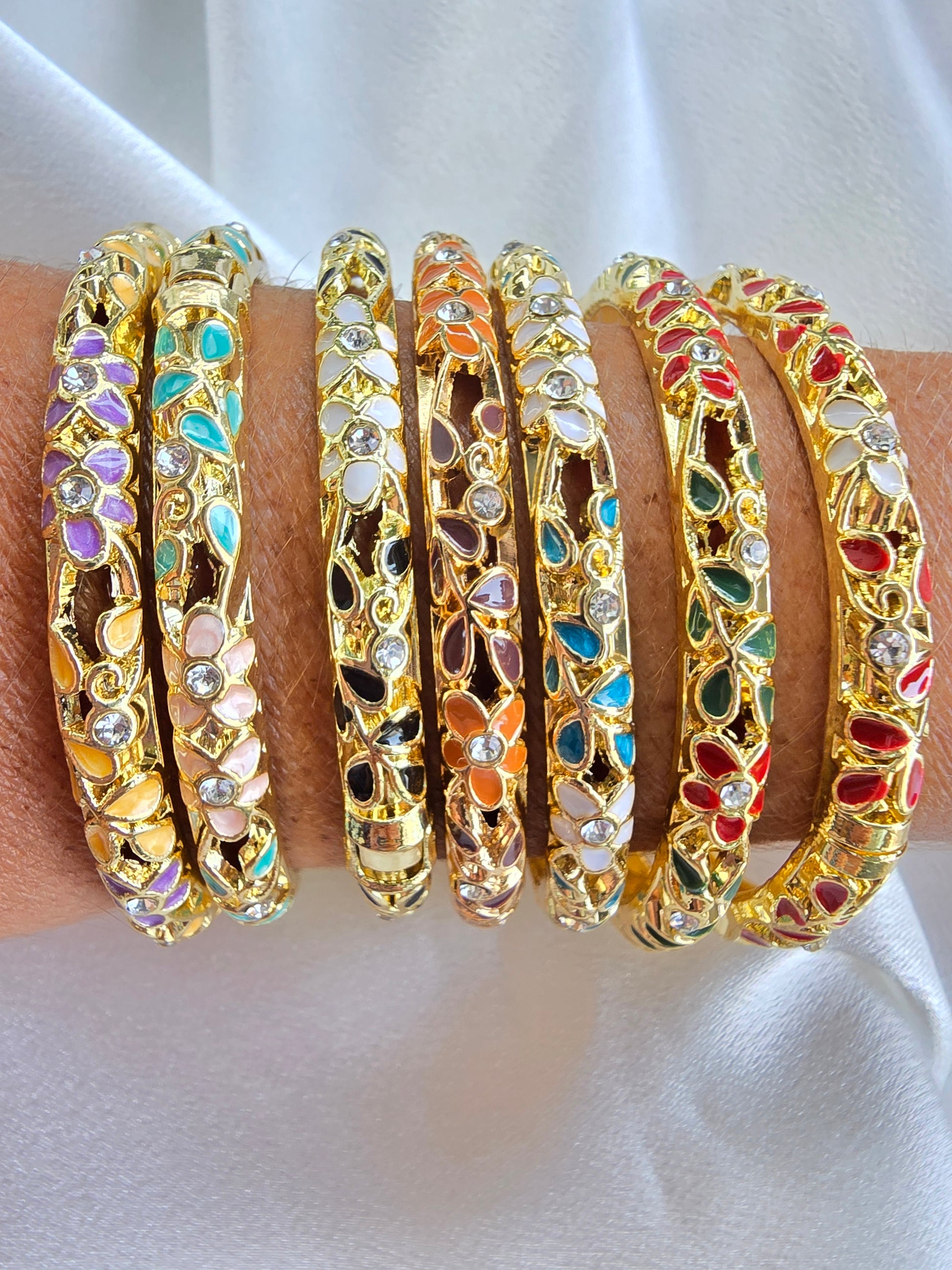 Bracelet Diana, Jonc Fleuri Strass Doré –  Couleurs au Choix | Or et Âme Bijoux