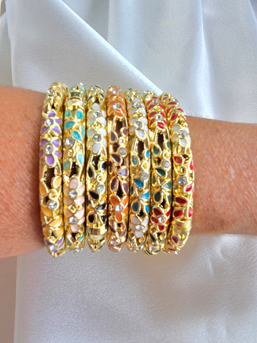 Bracelet Diana, Jonc Fleuri Strass Doré –  Couleurs au Choix | Or et Âme Bijoux