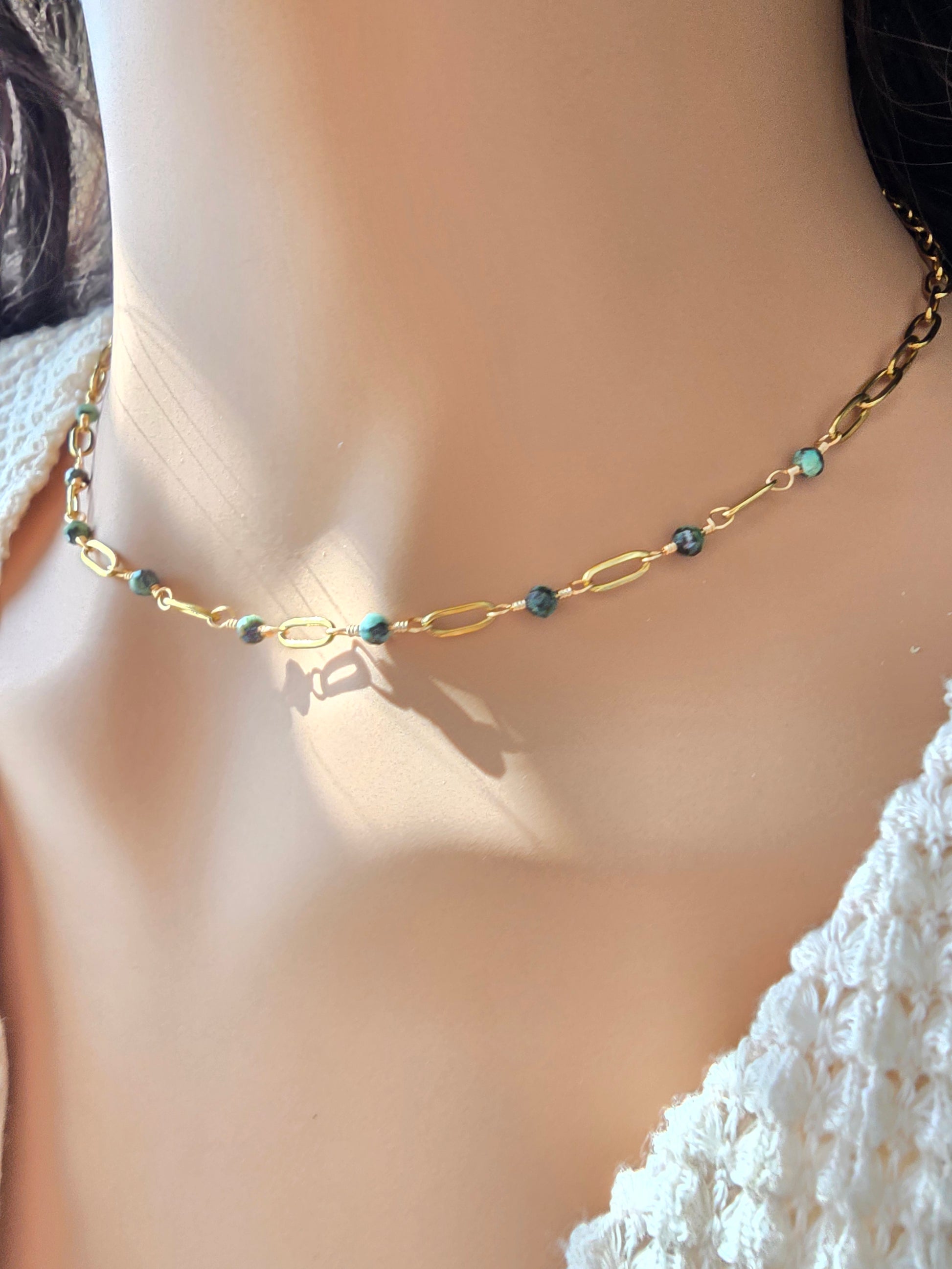 Collier Émane – Turquoise Africaine & Tourmaline | Acier Doré