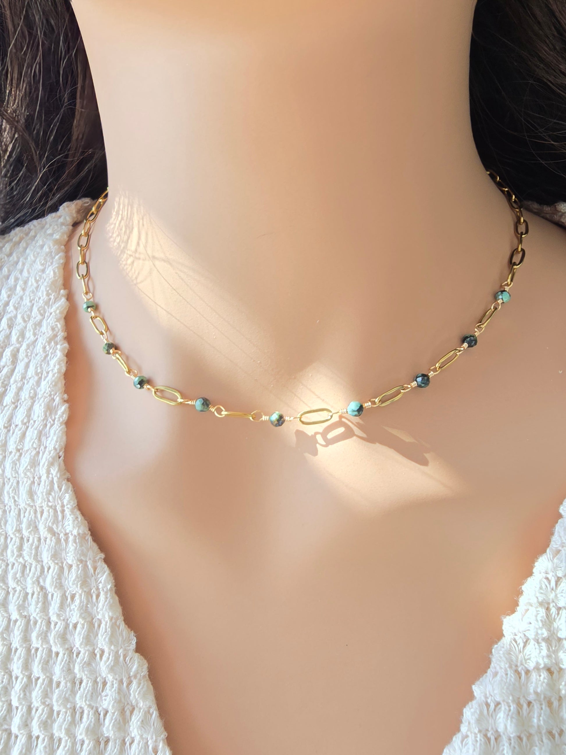 Collier Émane – Turquoise Africaine & Tourmaline | Acier Doré