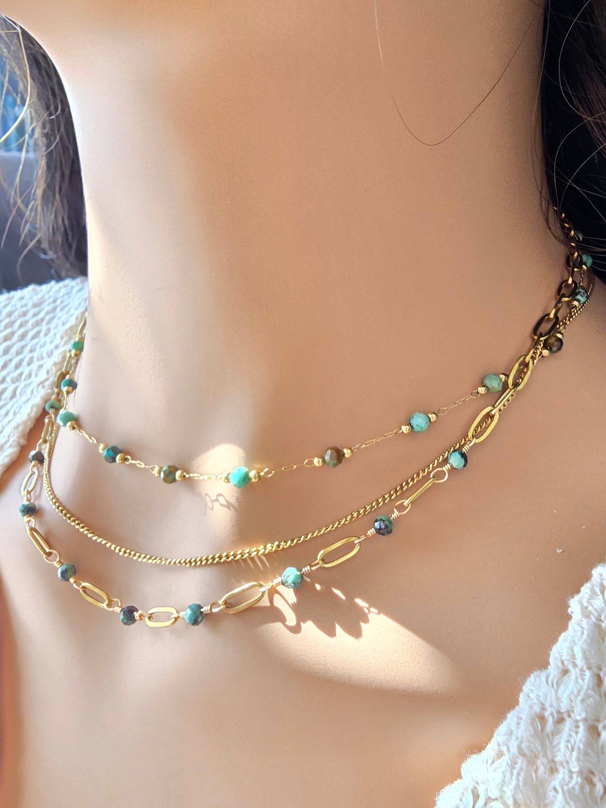 Collier Émane – Turquoise Africaine & Tourmaline | Acier Doré
