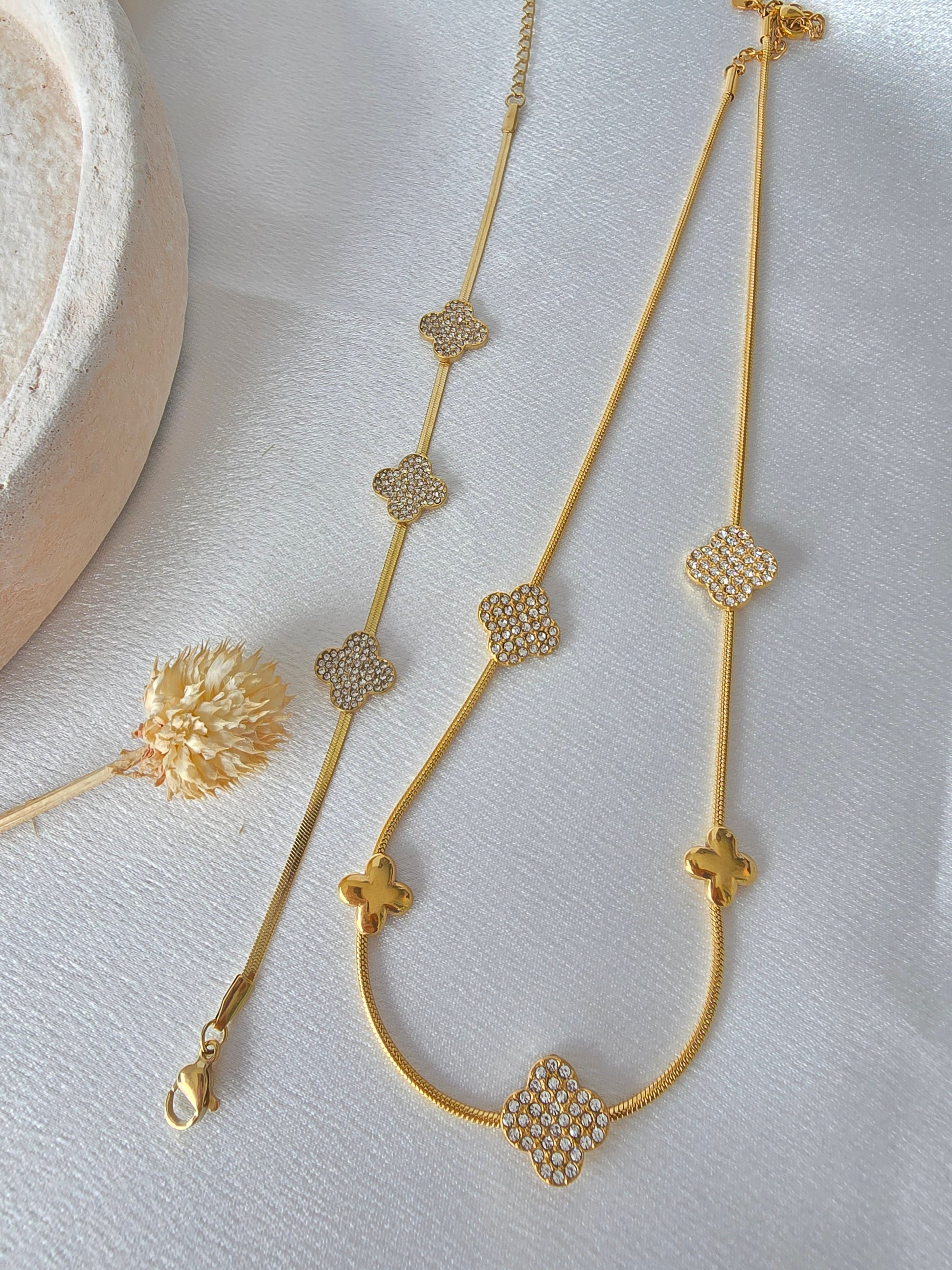 Bracelet Mila — Trèfles Pavés Dorés