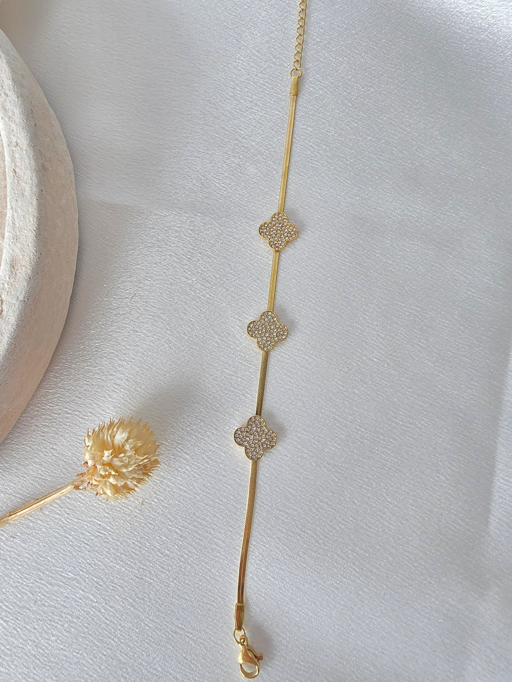 Bracelet Mila — Trèfles Pavés Dorés